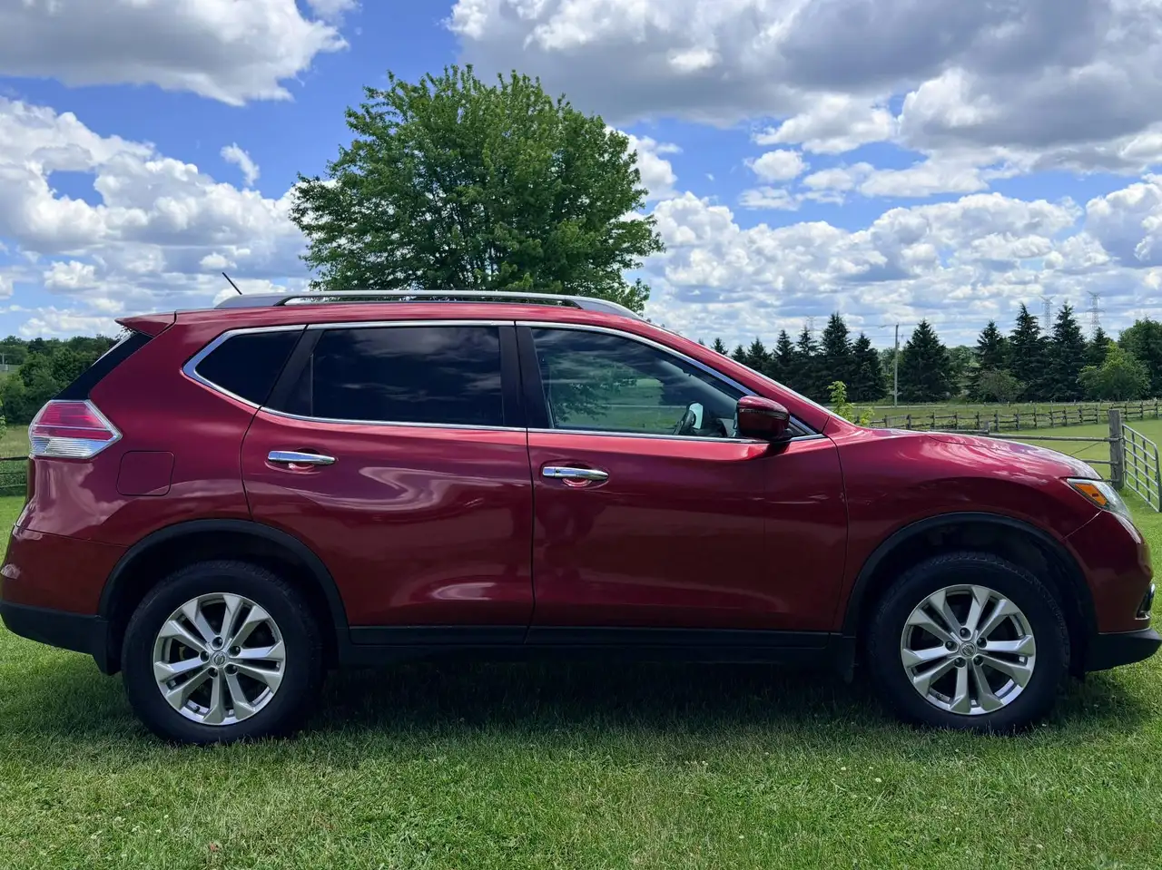 Nissan Rogue fotografie Nissan Rogue