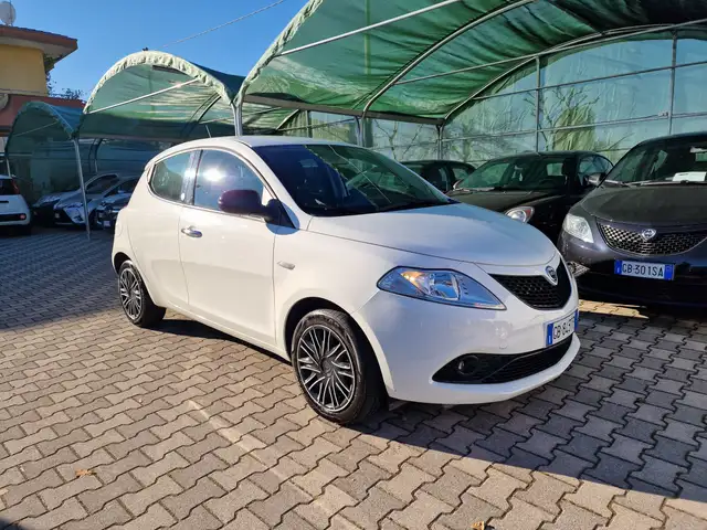 Lancia Ypsilon Ypsilon III 2015 1.0 firefly hybrid Gold s