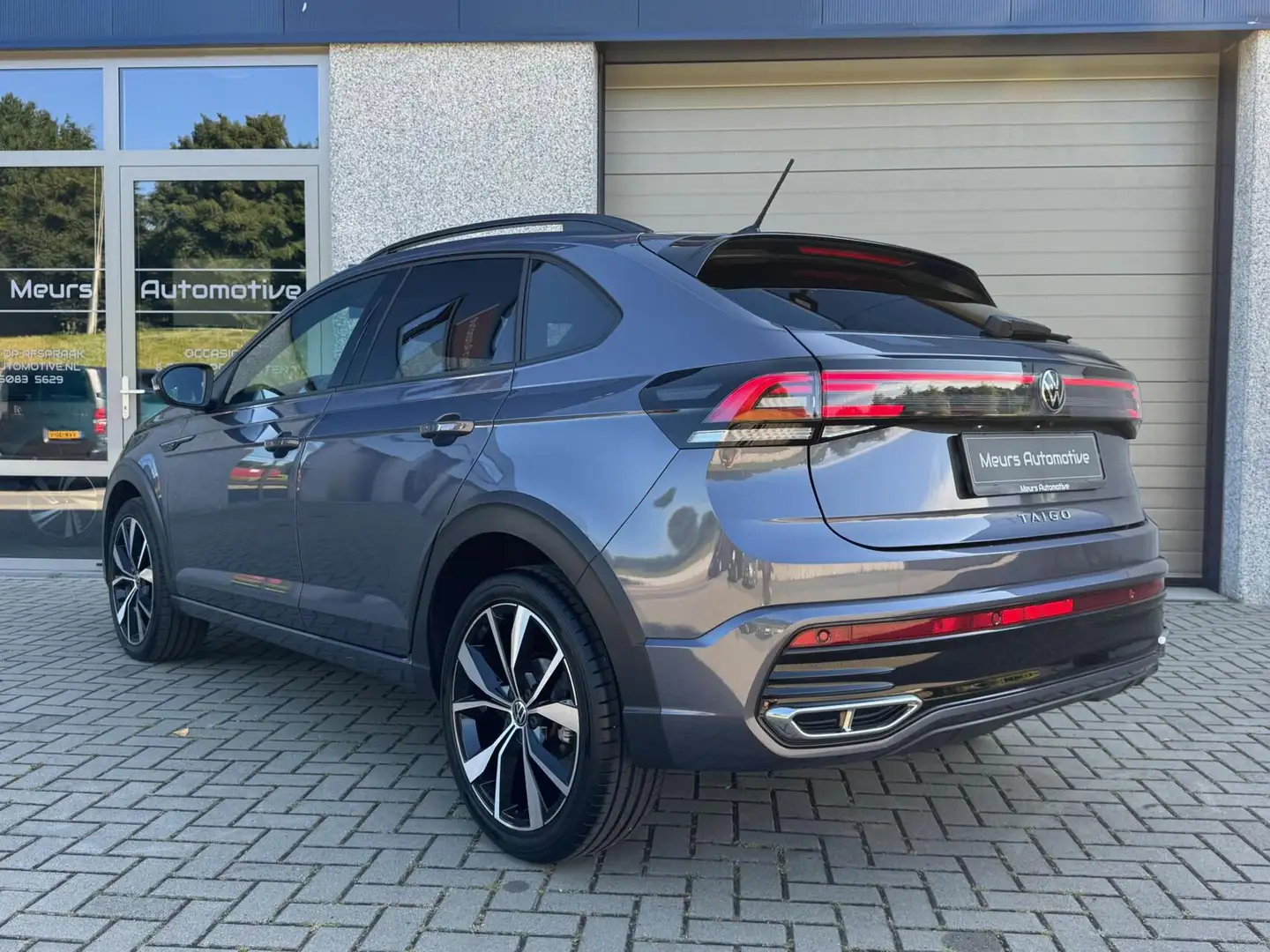 Volkswagen Taigo 1.0 TSI R-Line Virtual/IQLight/CarPlay/Camera/Stoe Grijs - 2
