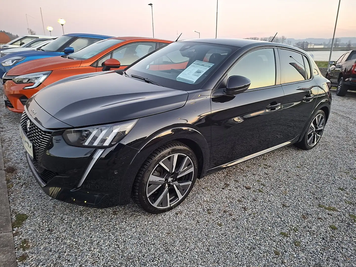 Peugeot 208 GT PureTech 130 S&S EAT8 Aut. Schwarz - 2