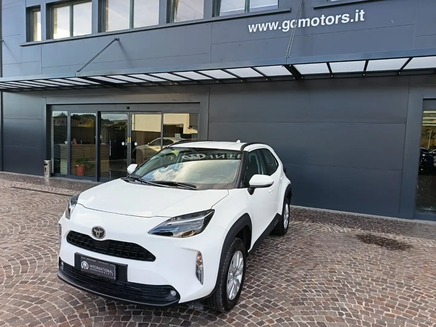 Toyota Yaris Cross 1.5 Hybrid 5p. E-CVT Active Blanco - 1