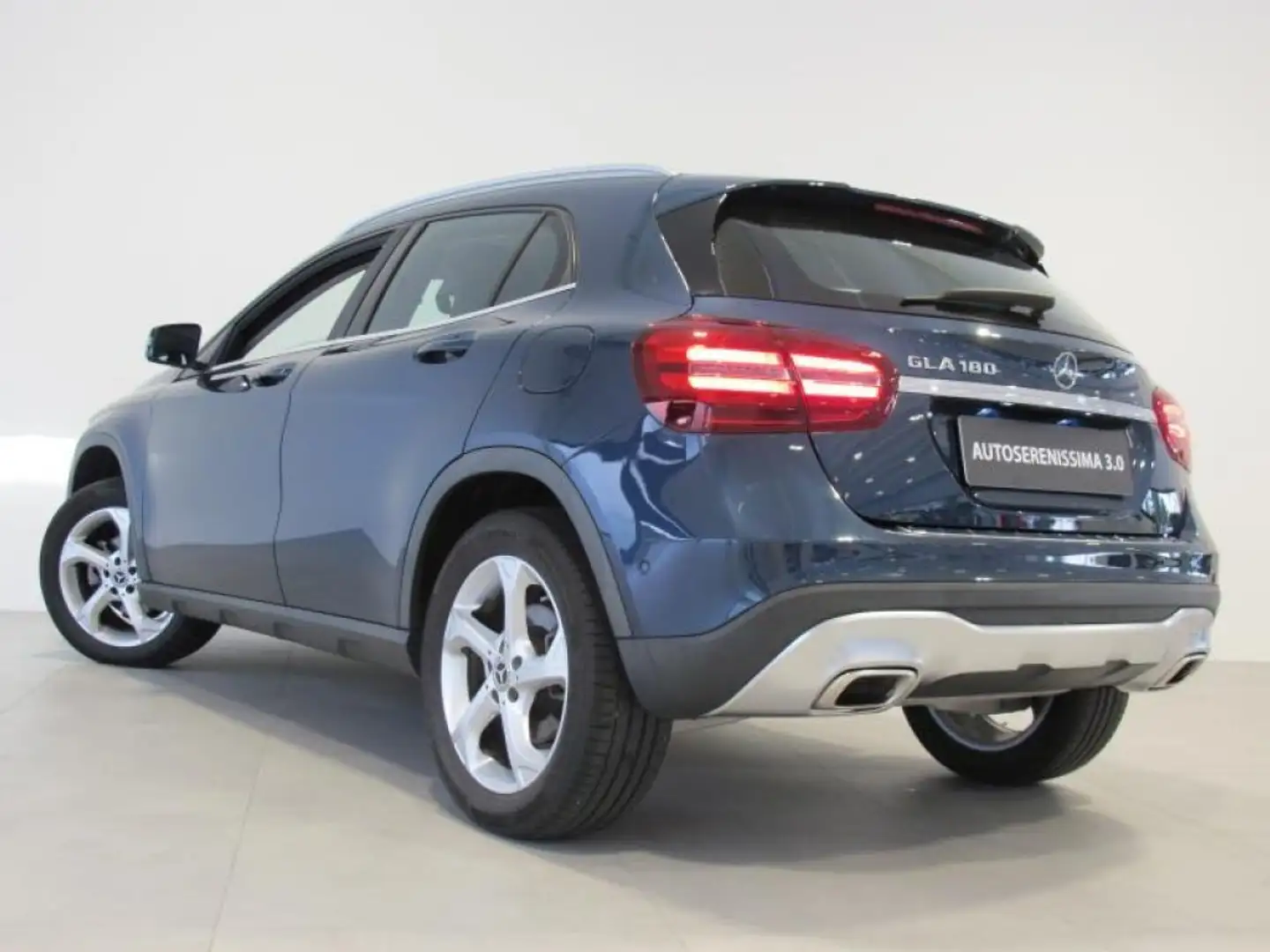 Mercedes-Benz GLA 180 Sport Blu/Azzurro - 2