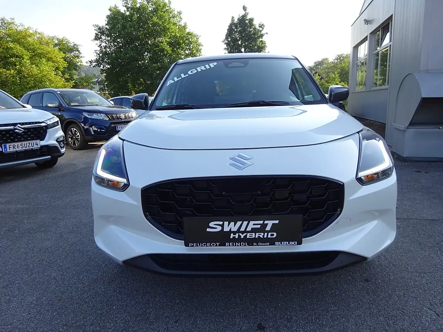 Suzuki Swift 1,2 Hybrid Allgrip Shine," FAHRZEUG BEFINDET SI... Weiß - 2