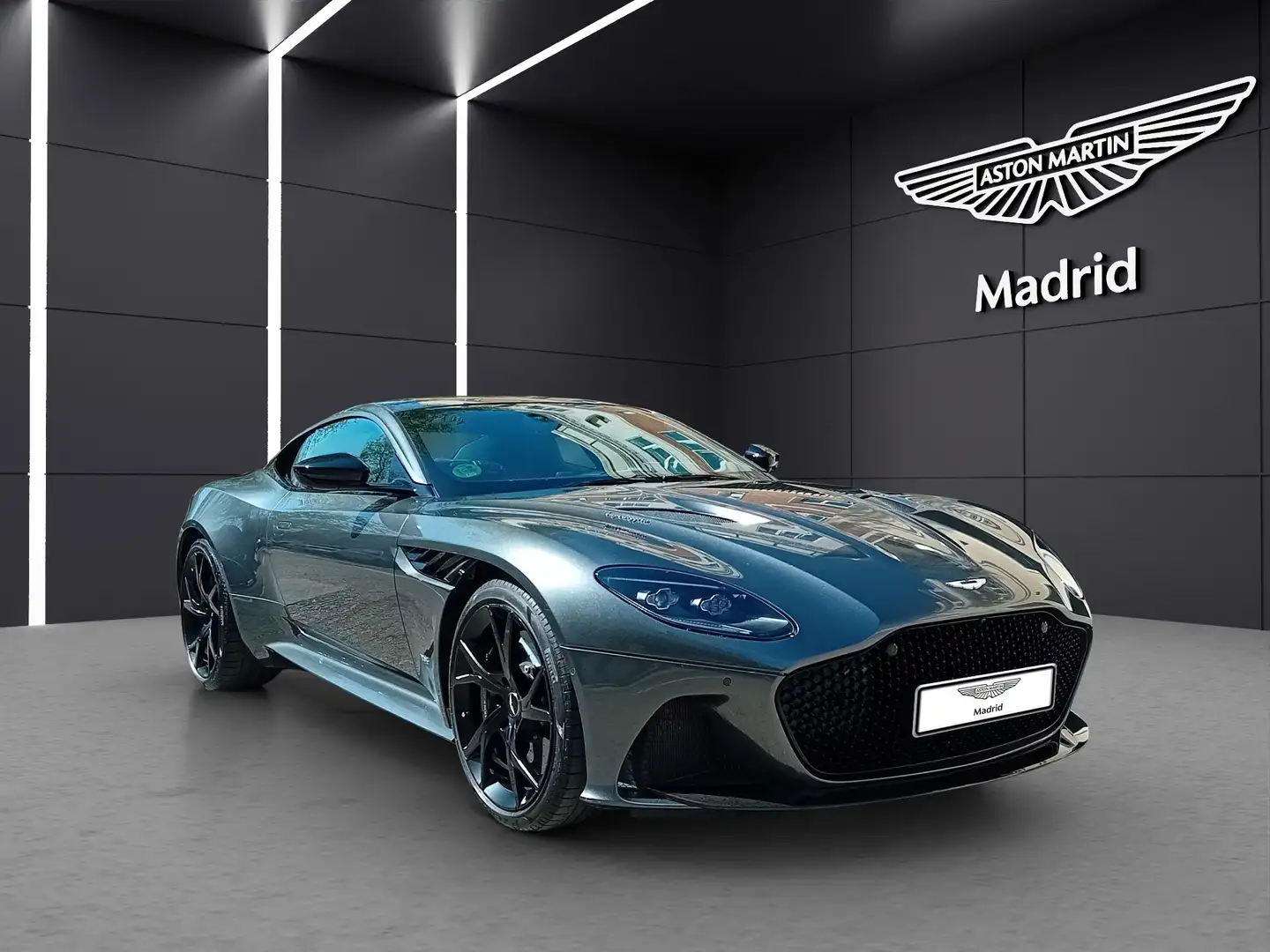 Aston Martin DBS Superleggera - 1