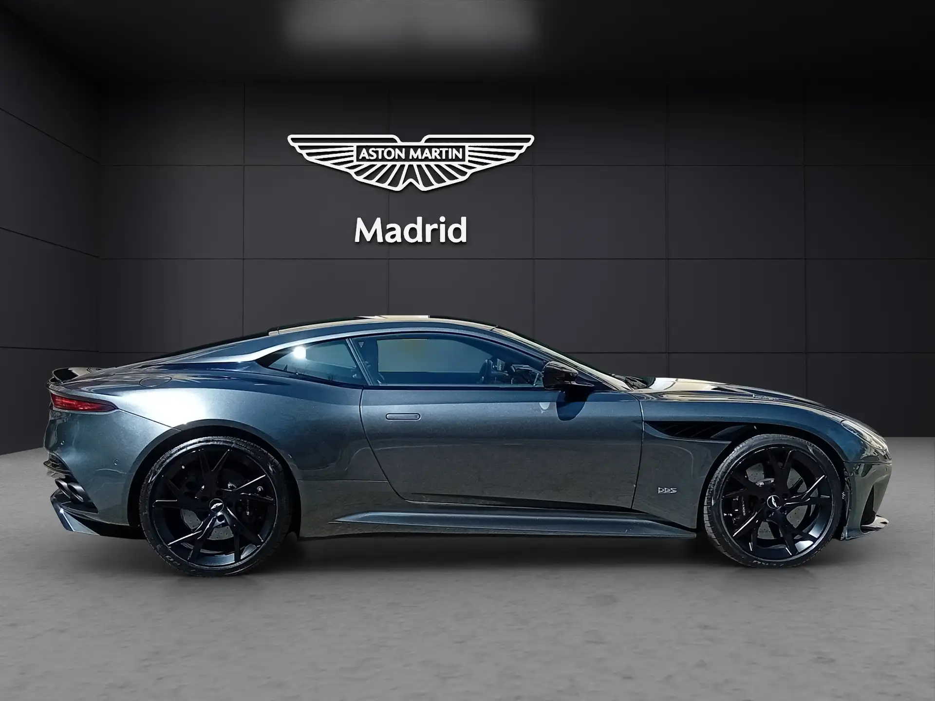 애스턴마틴 DBS Coupe 2019 실버 사진 5