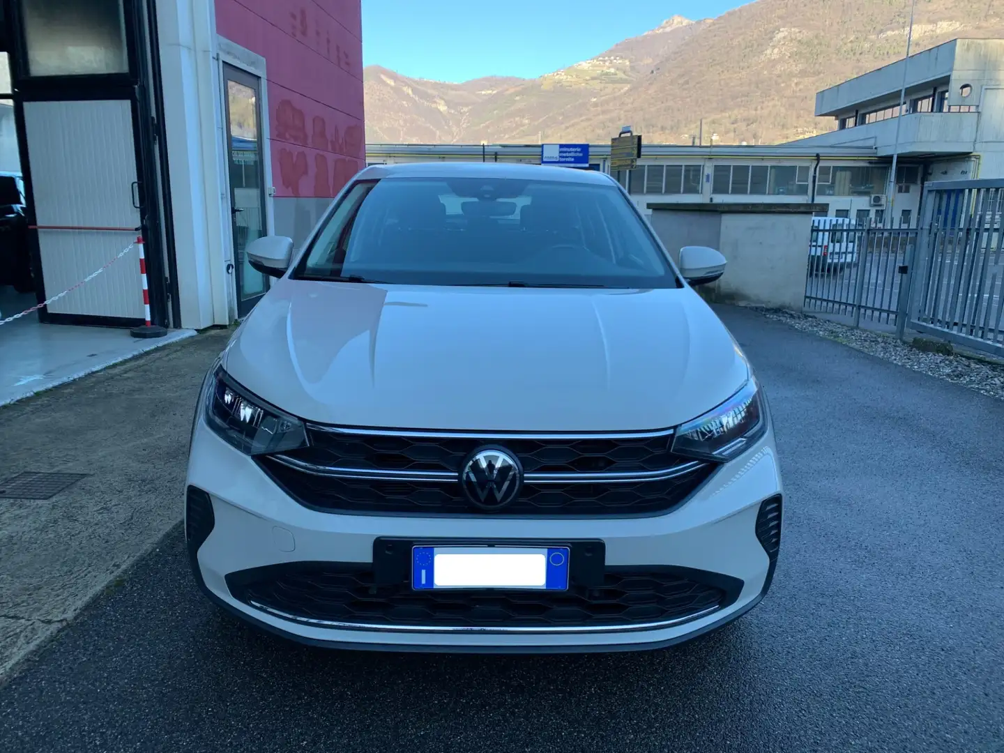 Volkswagen Taigo 1.0 TSI 110 CV DSG Life Бежевий - 2