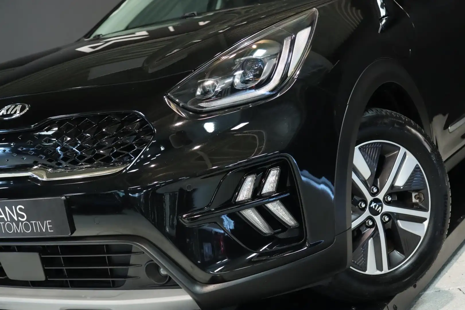 Kia Niro 1.6 GDI PHEV ExecutiveLine / PANODAK / KEYLESS / D Noir - 2