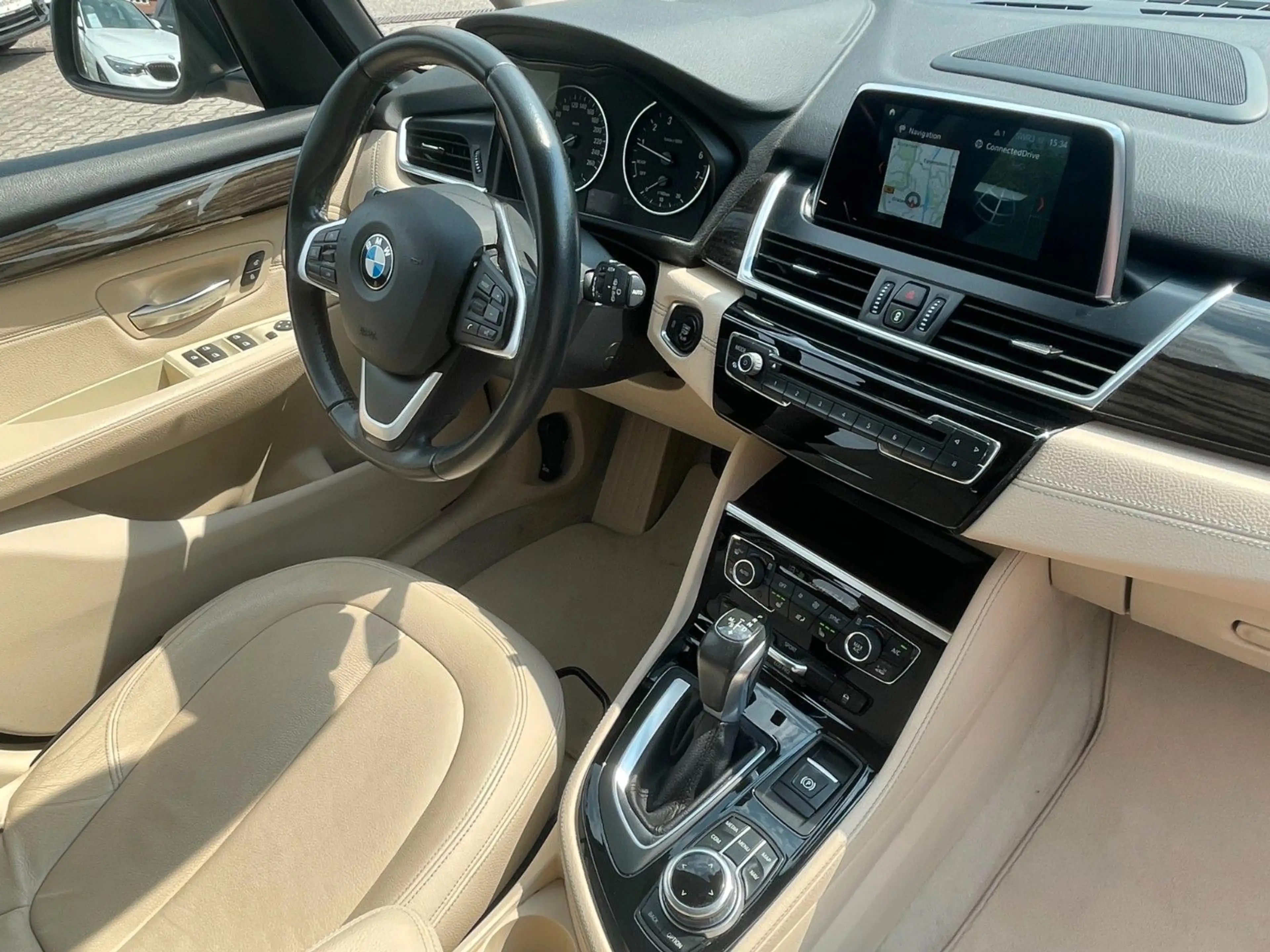 BMW 220 iA Gran Tourer Luxury Line*Leder*Navi*AHK*LED — photo 14