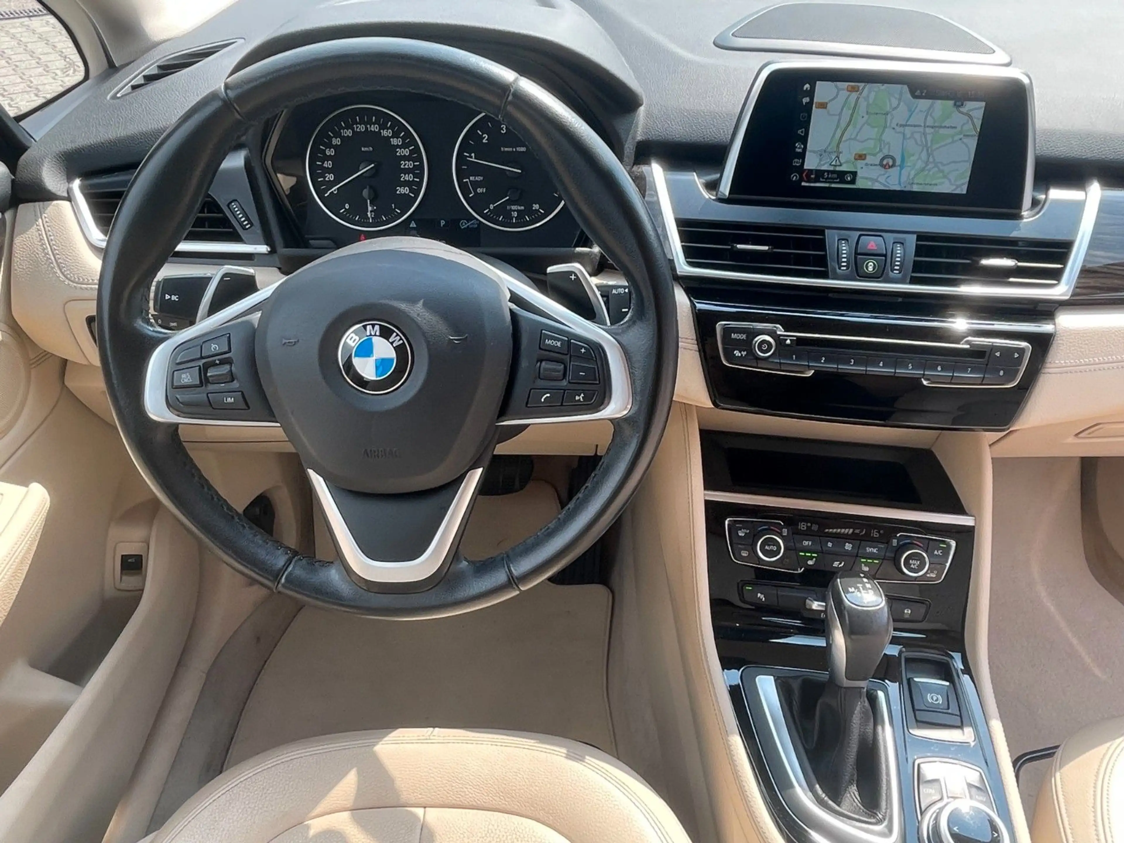 BMW 220 iA Gran Tourer Luxury Line*Leder*Navi*AHK*LED — photo 16
