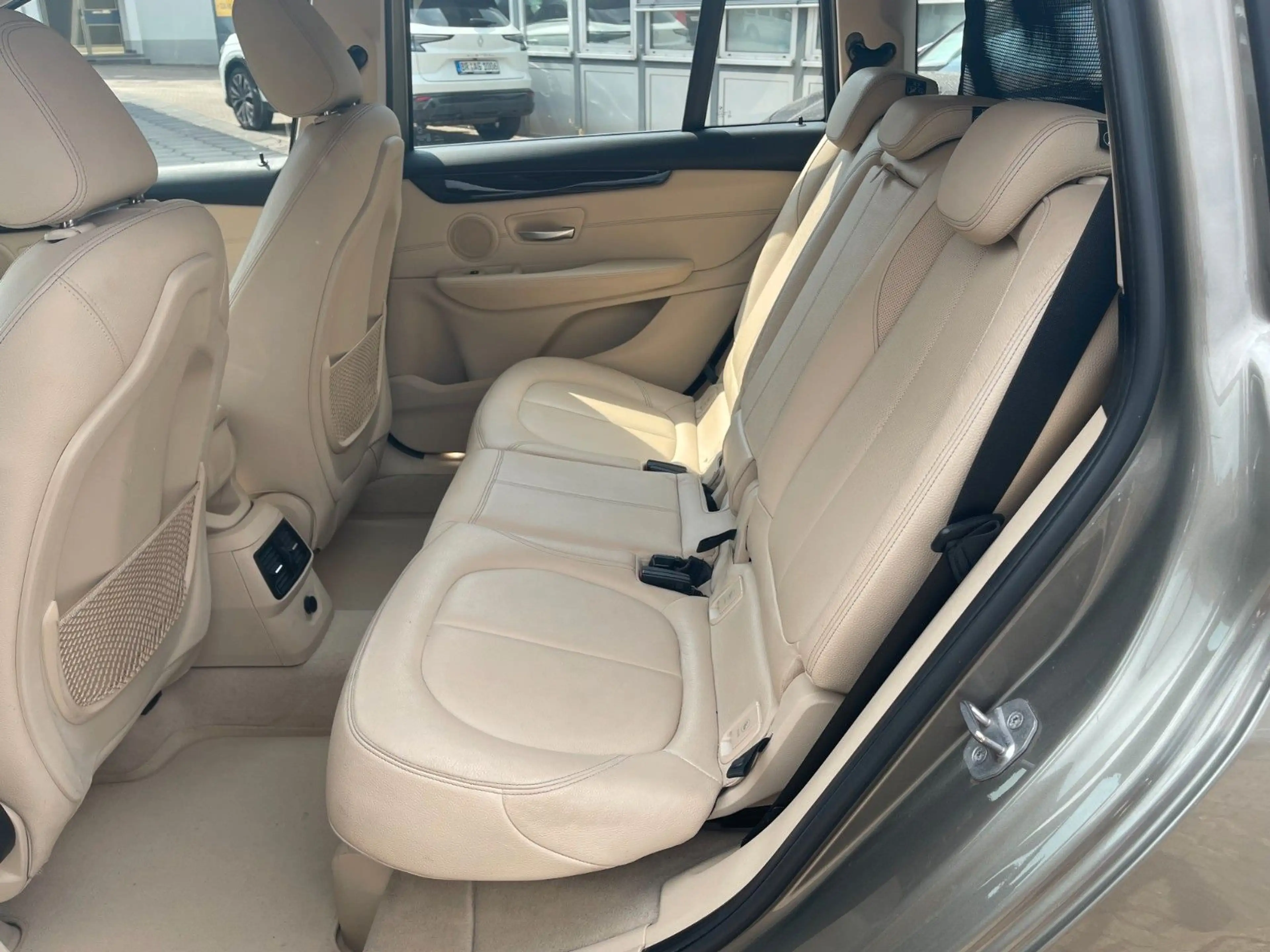 BMW 220 iA Gran Tourer Luxury Line*Leder*Navi*AHK*LED — photo 22