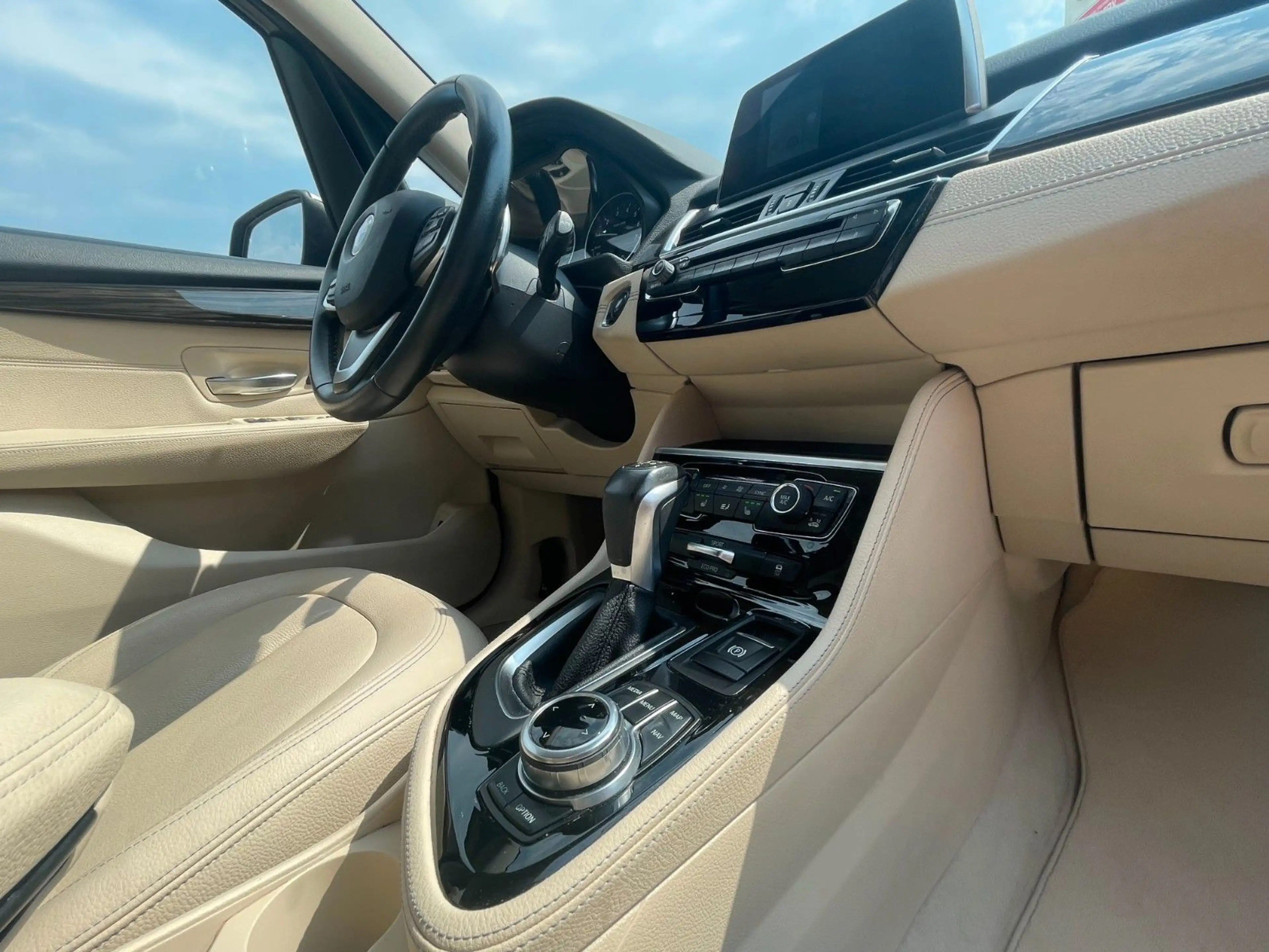 BMW 220 iA Gran Tourer Luxury Line*Leder*Navi*AHK*LED — photo 13