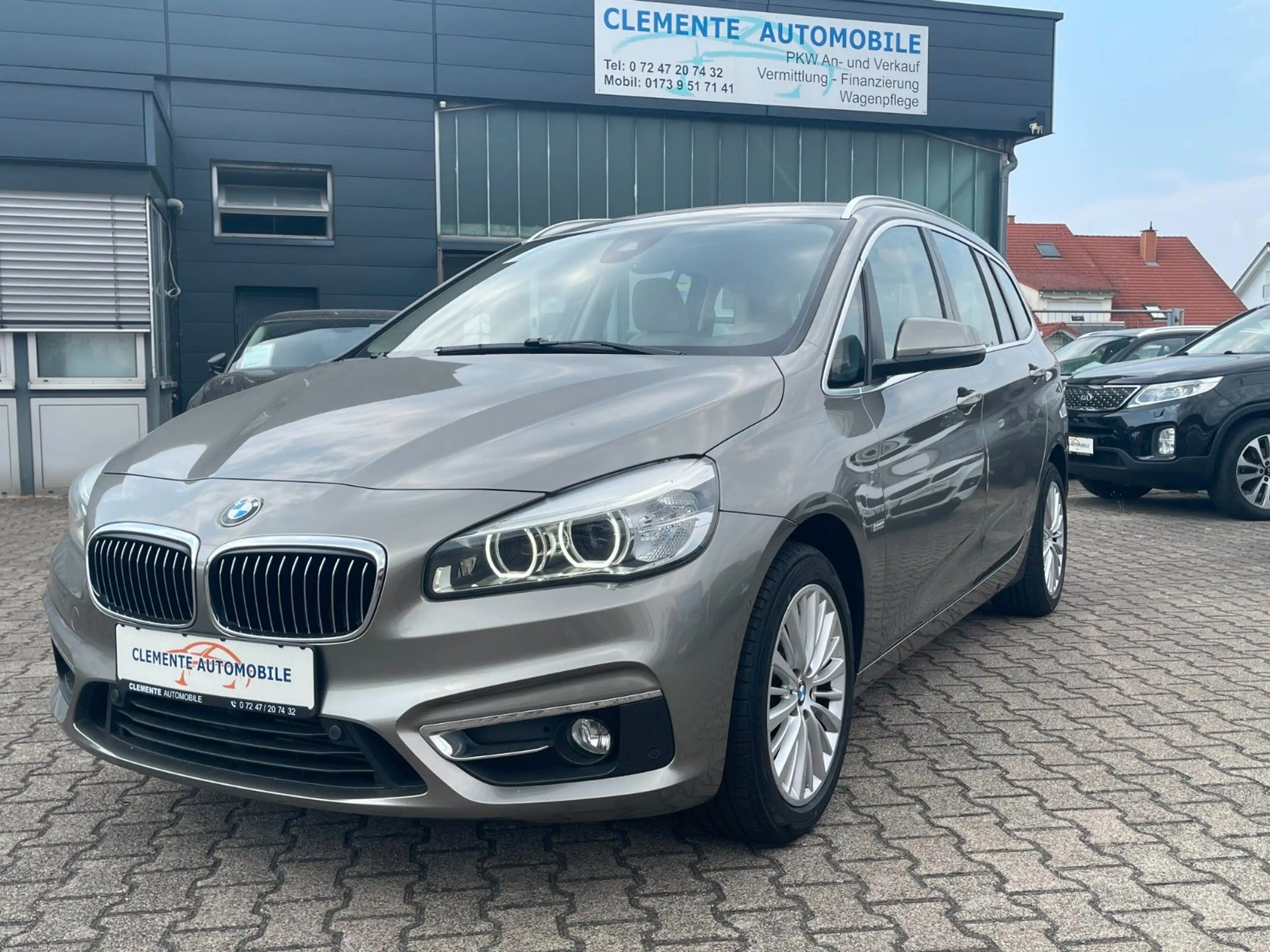 BMW 220 iA Gran Tourer Luxury Line*Leder*Navi*AHK*LED