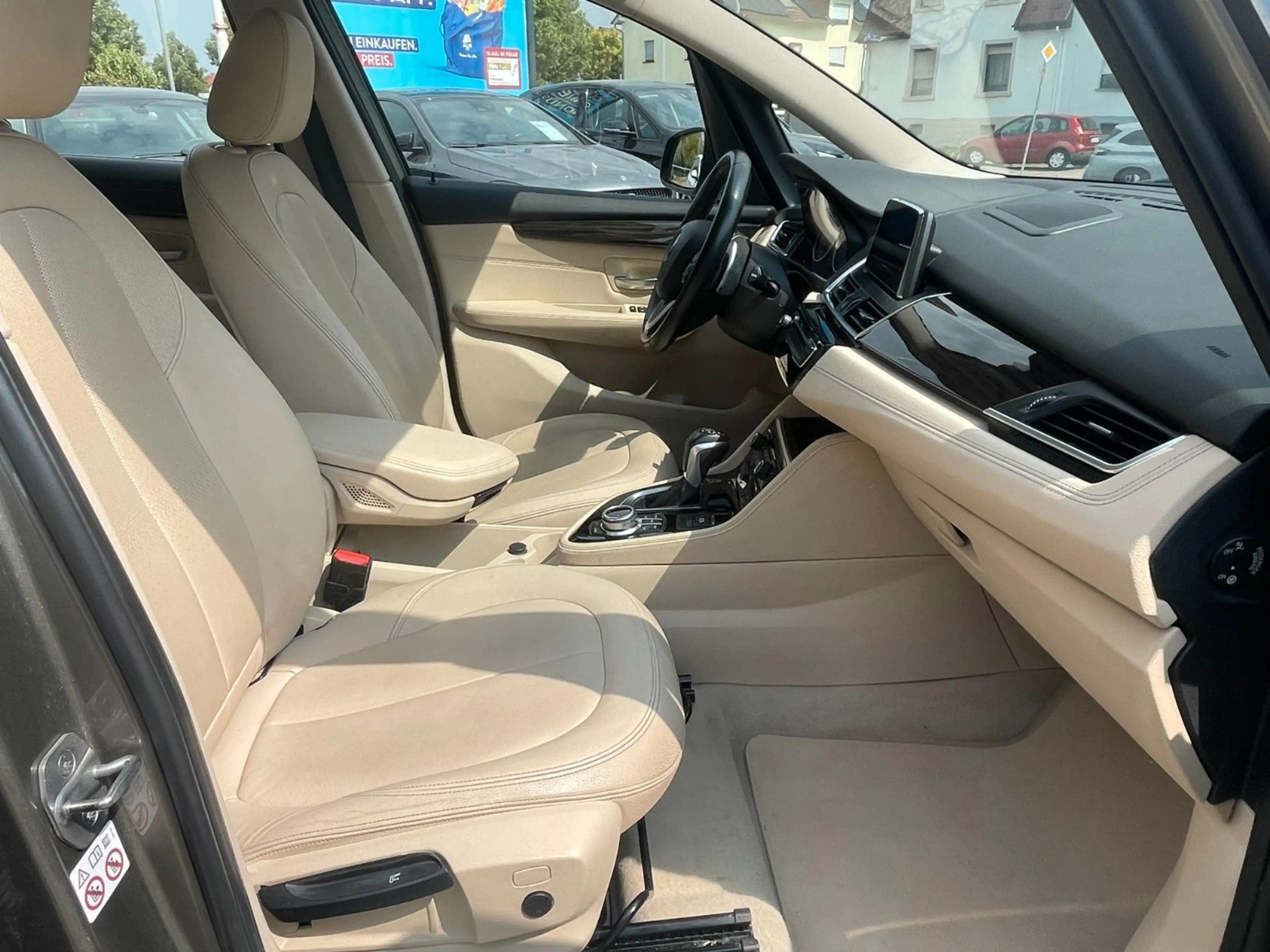 BMW 220 iA Gran Tourer Luxury Line*Leder*Navi*AHK*LED — photo 11