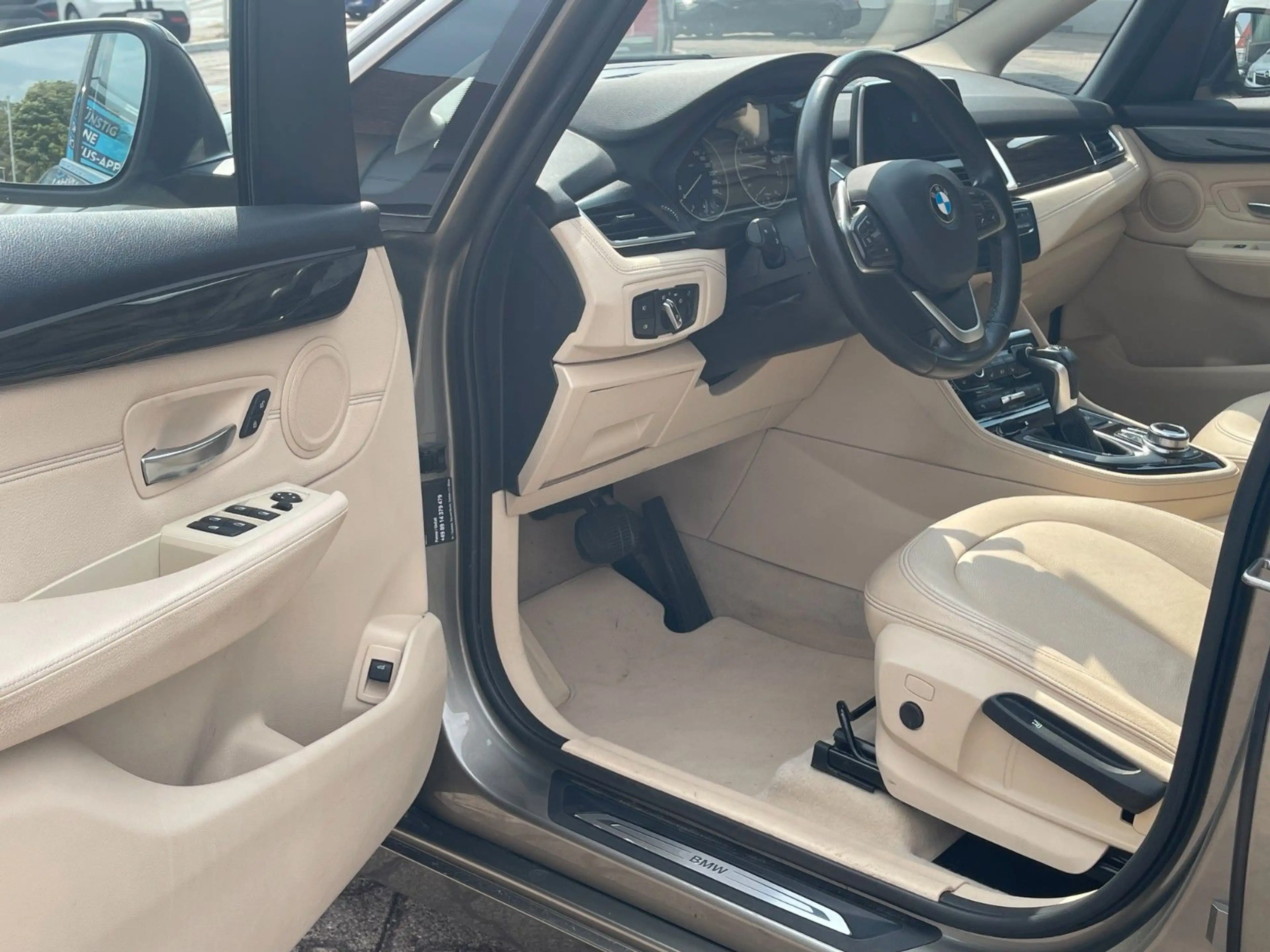 BMW 220 iA Gran Tourer Luxury Line*Leder*Navi*AHK*LED — photo 6