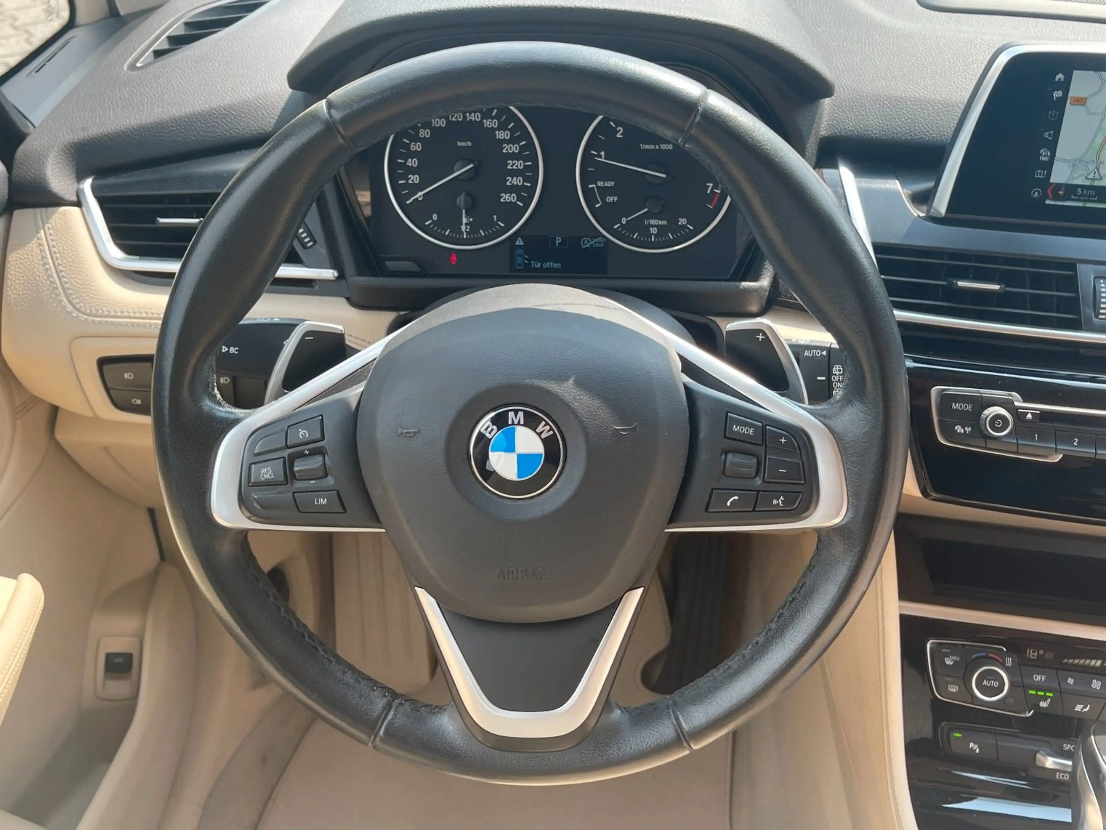 BMW 220 iA Gran Tourer Luxury Line*Leder*Navi*AHK*LED — photo 17