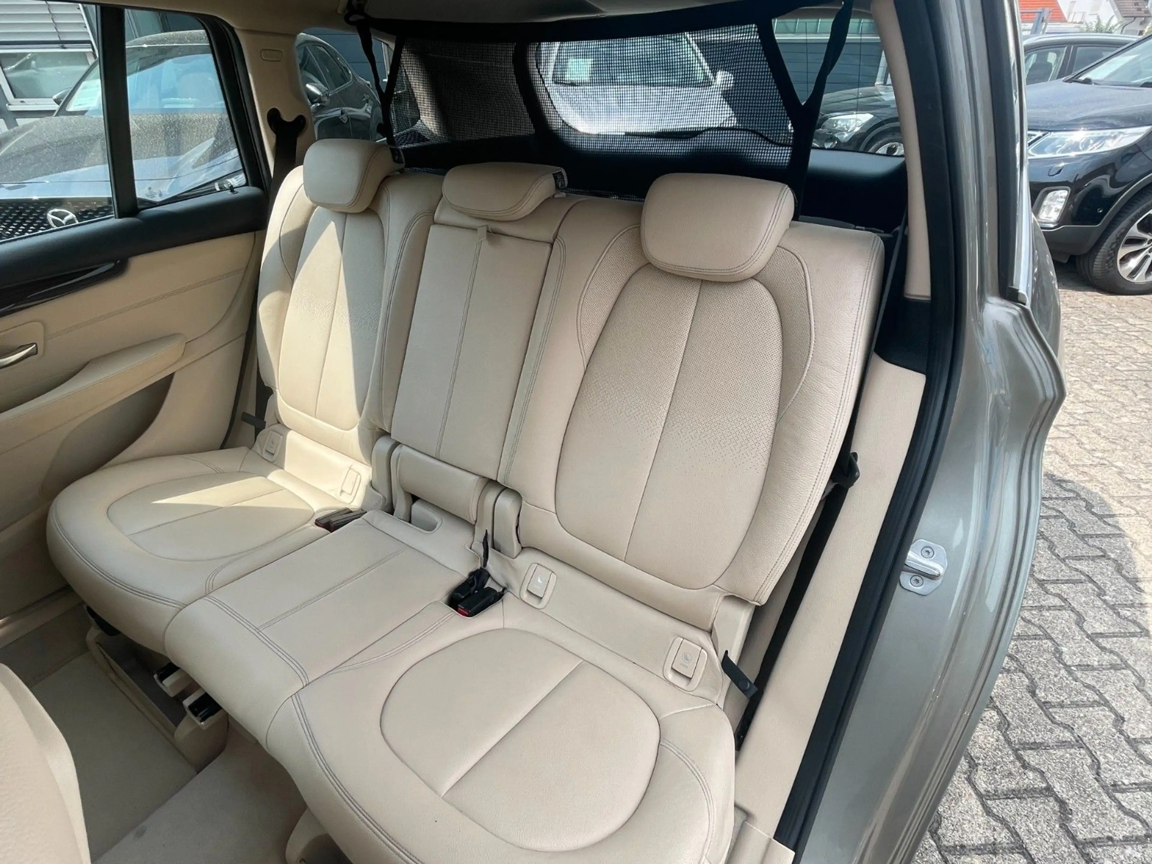 BMW 220 iA Gran Tourer Luxury Line*Leder*Navi*AHK*LED — photo 23