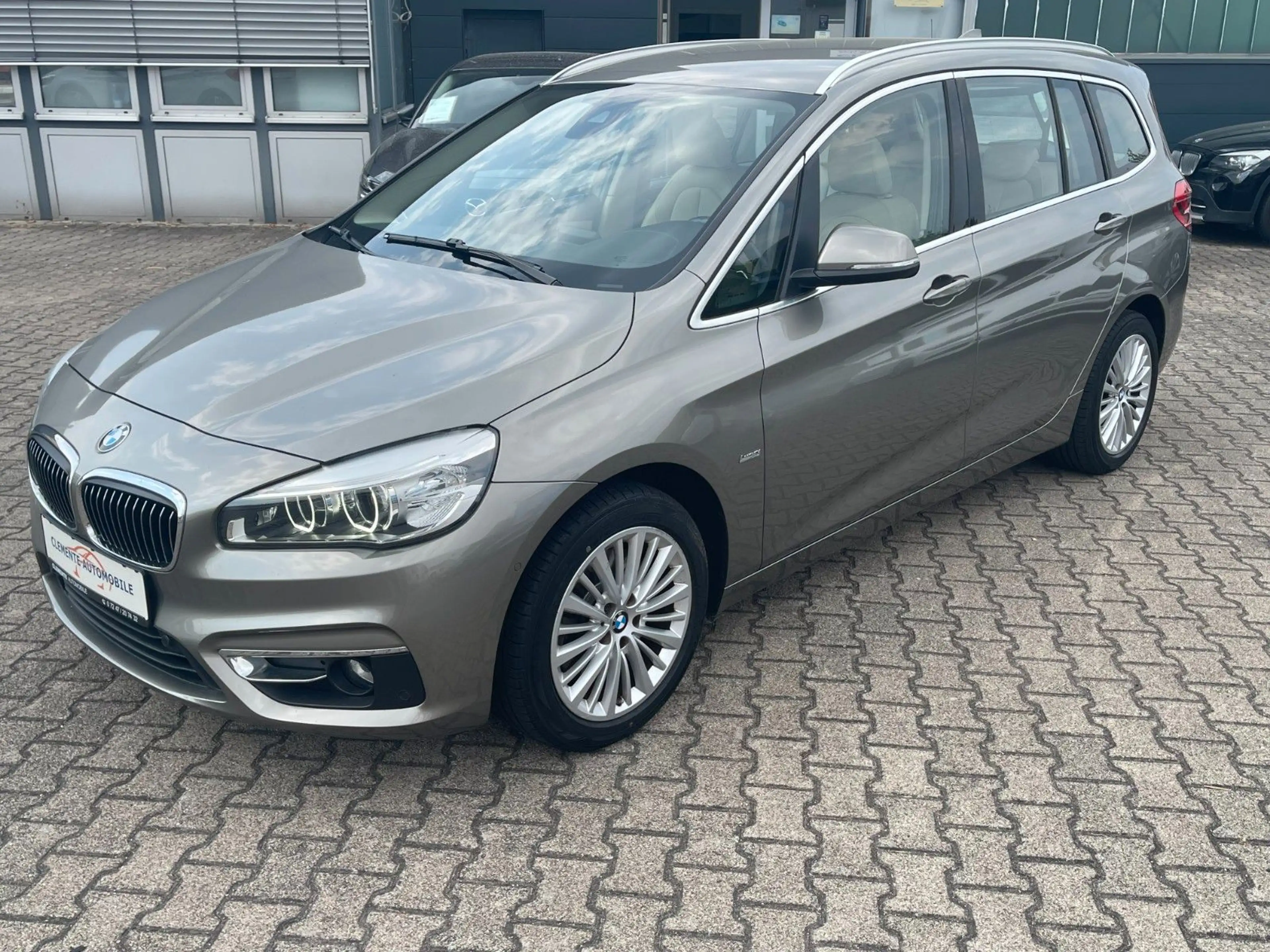 BMW 220 iA Gran Tourer Luxury Line*Leder*Navi*AHK*LED — photo 2