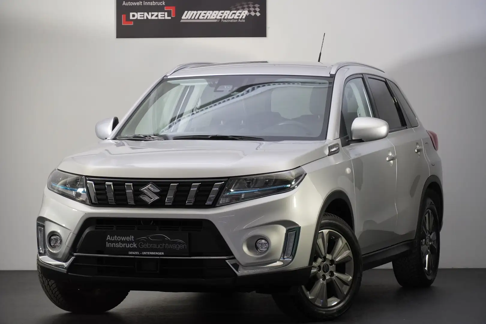 Suzuki Vitara 1,5 Hybrid ALLGRIP 6AGS shine Grau - 2