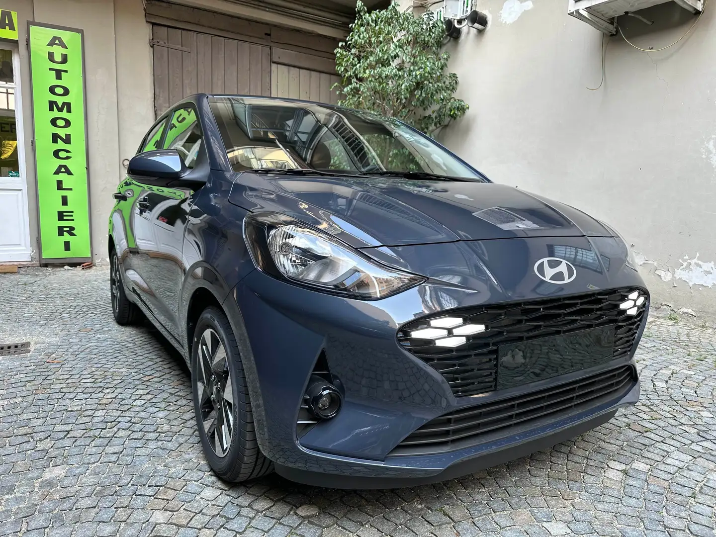 Hyundai i10 1.0 CONNECTLINE MY24 *SCHERMO TOUCH-APPLE/ANDROID Grigio - 1