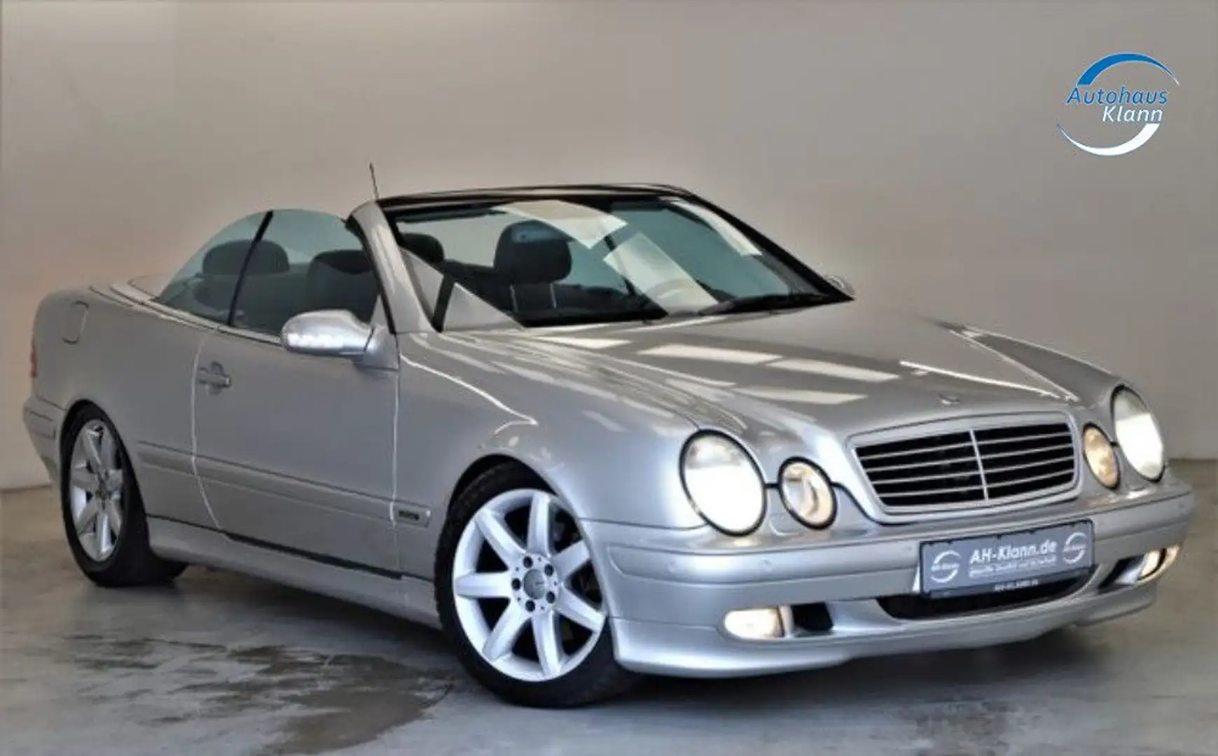Mercedes-Benz CLK 320 218PS Final Edition Avantgarde Argintiu - 2