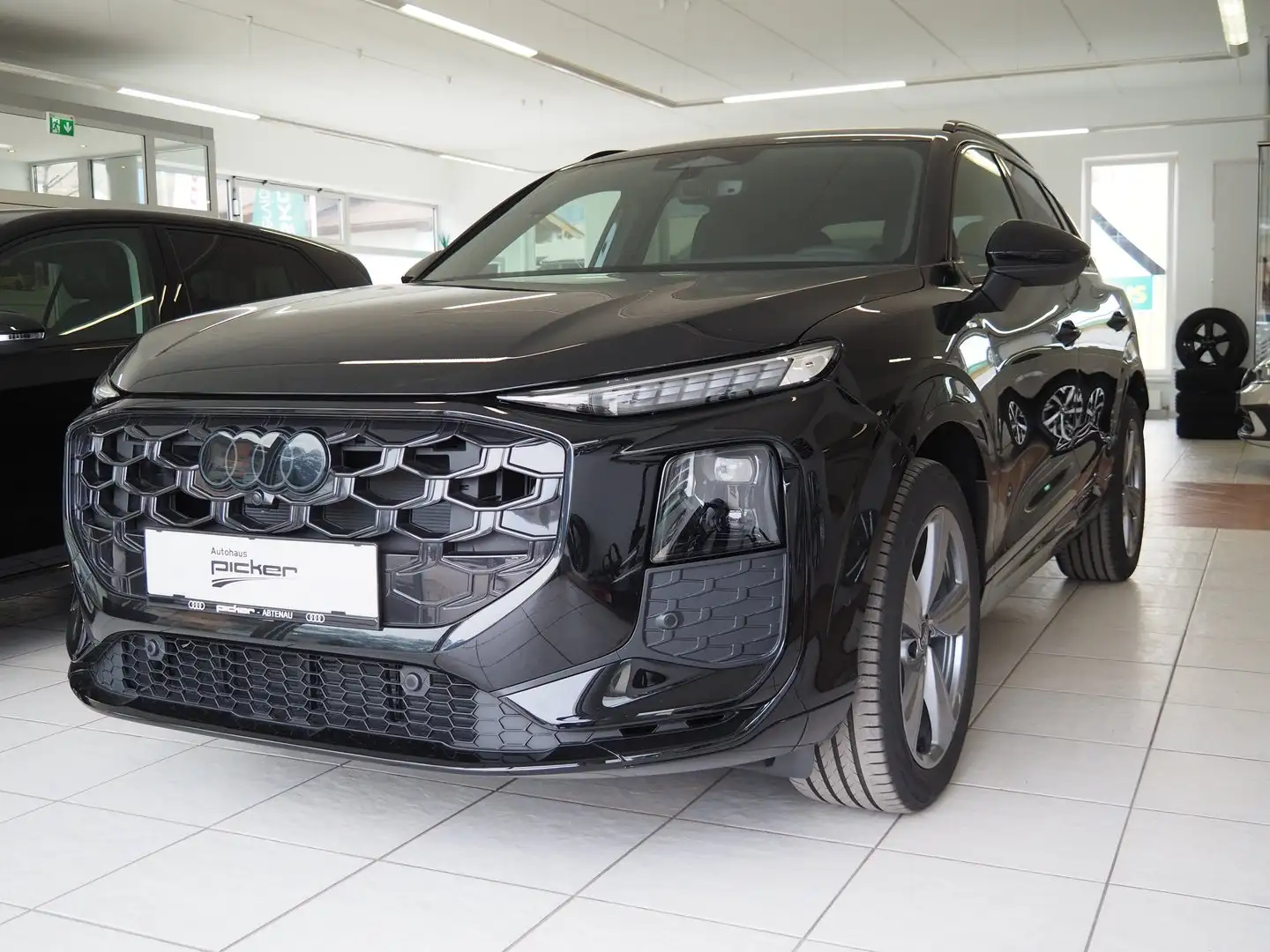 Audi Q3 TDI 110 kW Schwarz - 1