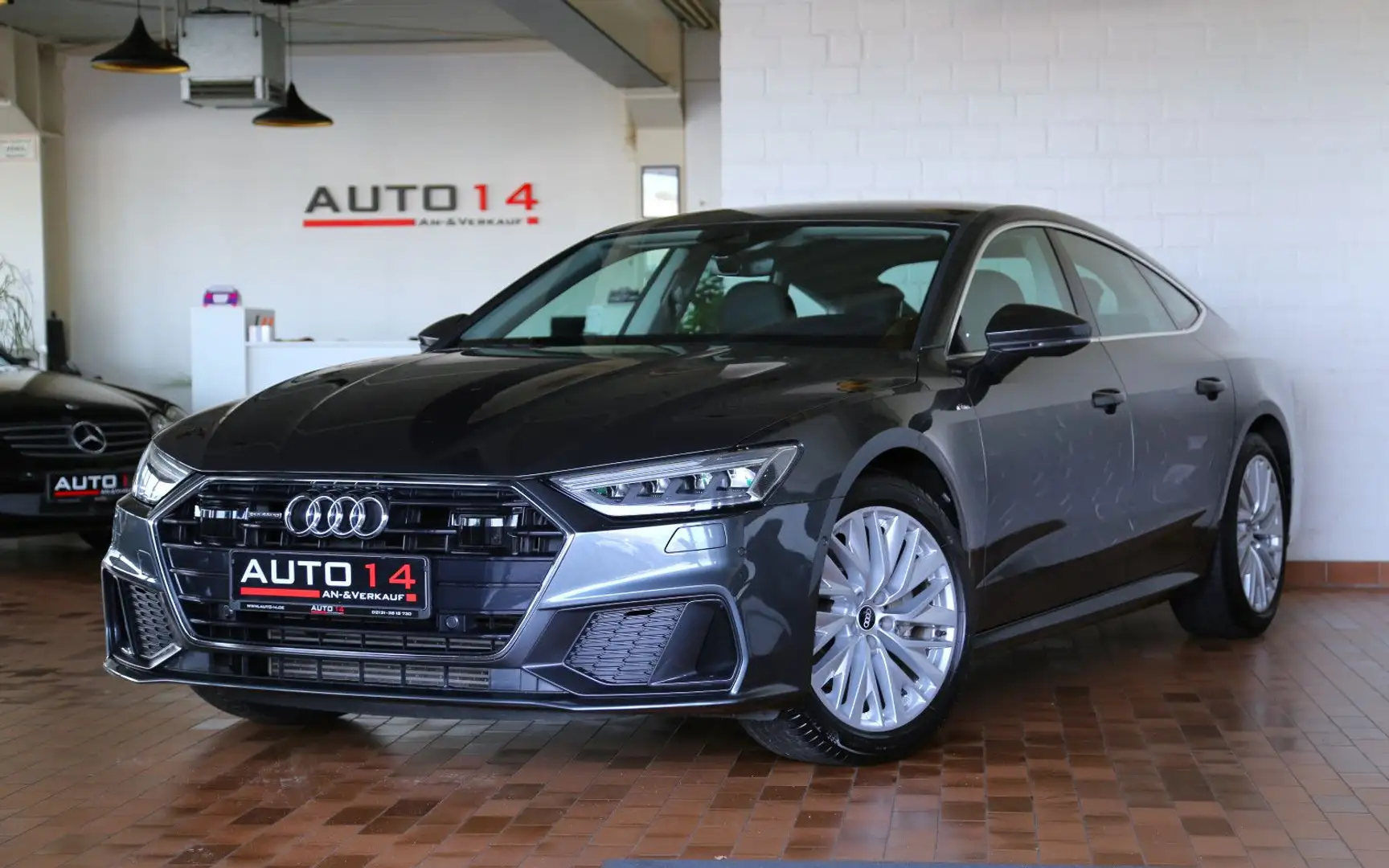 Audi A7 Sportback 45 TFSI quattro S-Line LED HUD AHK Šedá - 1