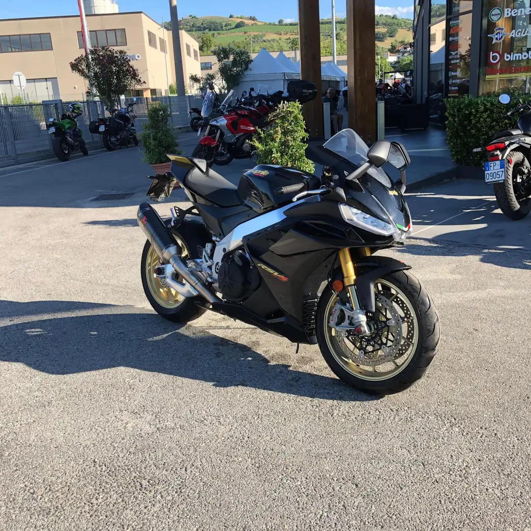 Aprilia RSV4 Factory - 2
