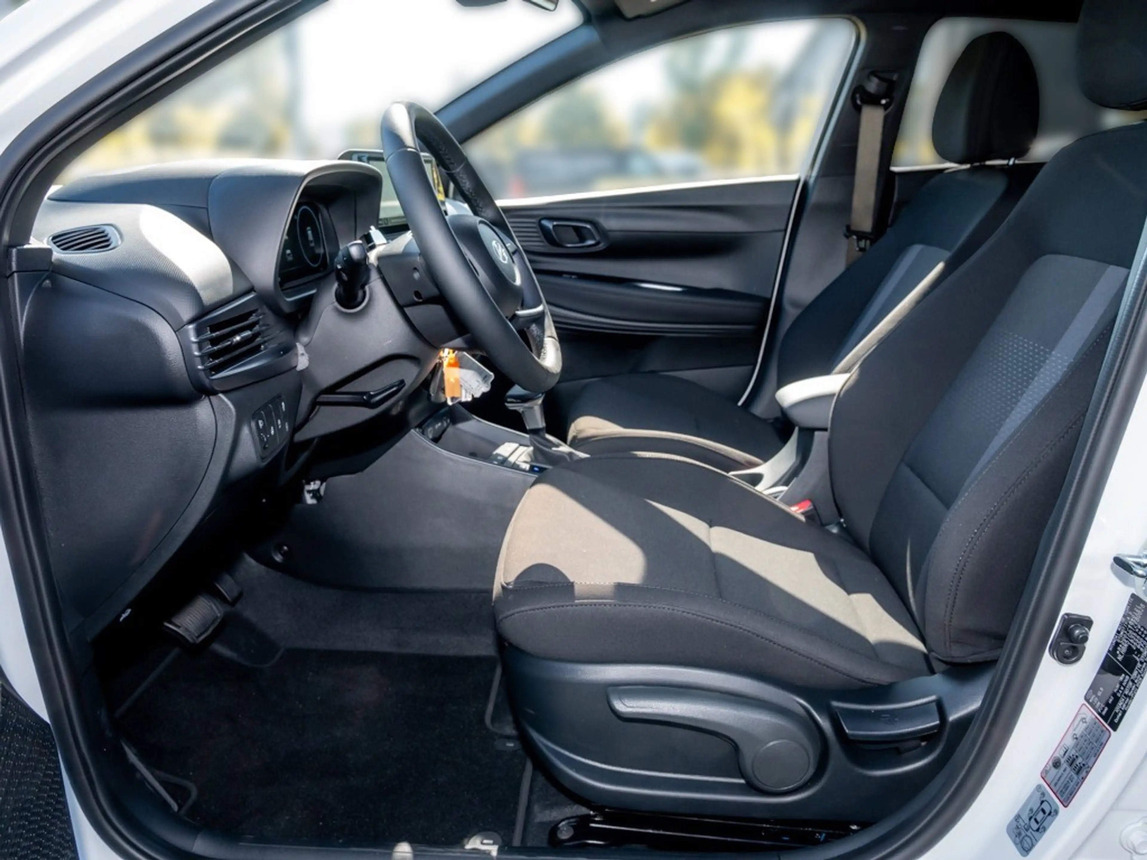 Hyundai i20 Blackline AUT Kam. KeyLess LM Navi PDC SHZ — photo 7