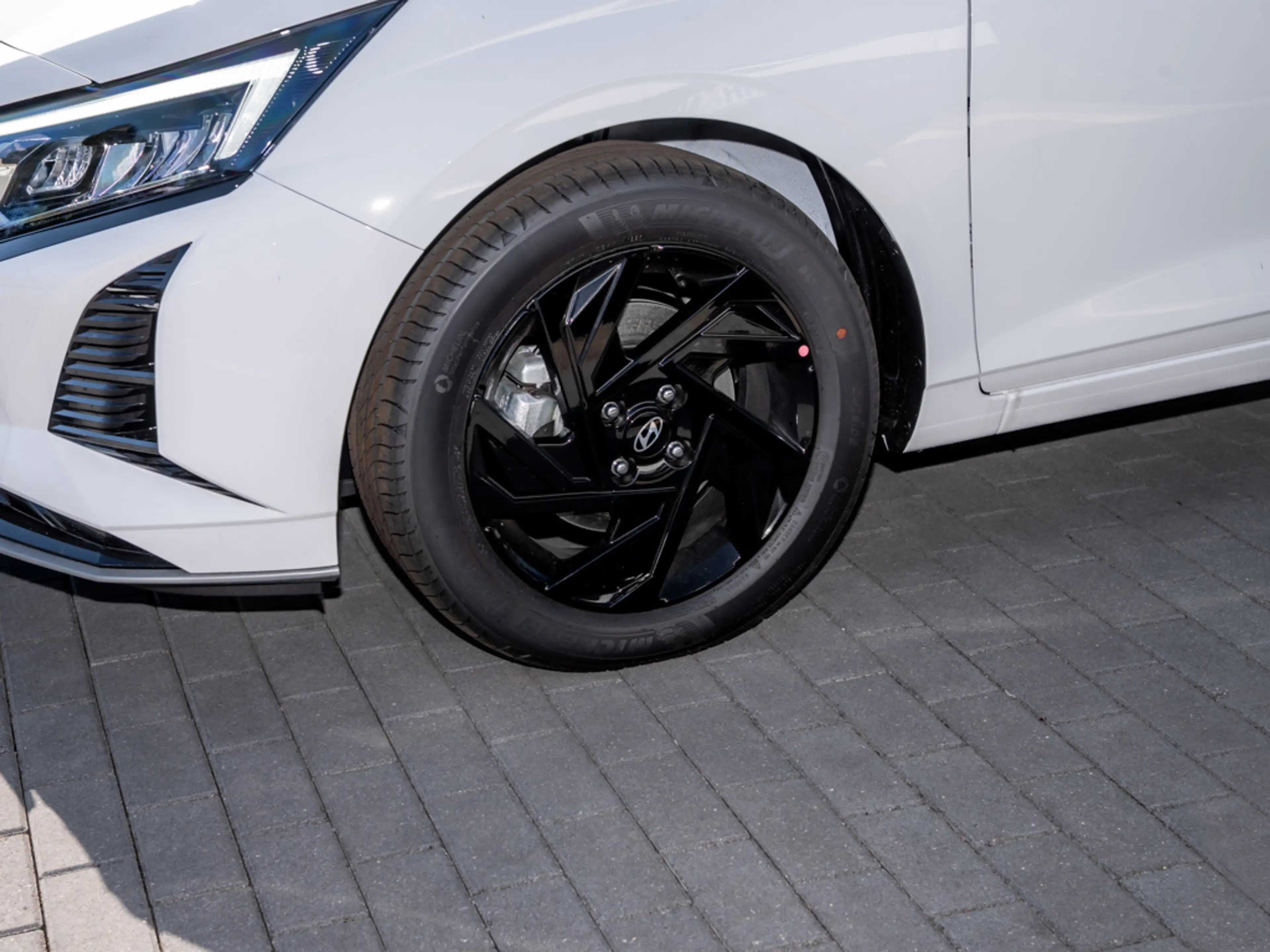 Hyundai i20 Blackline AUT Kam. KeyLess LM Navi PDC SHZ — photo 6
