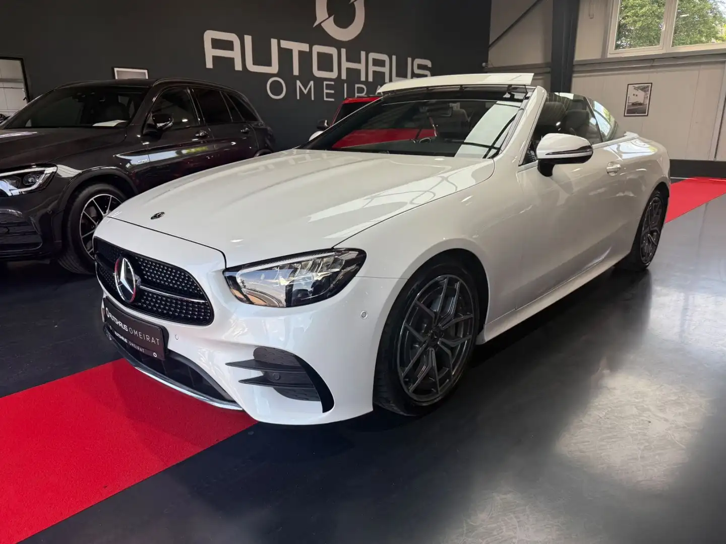 Mercedes-Benz E 300 Cabrio AMG-Line/Diamant-Weiß/org 24tkm/TOP Weiß - 1