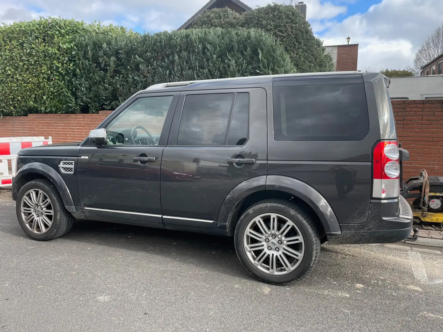 Land Rover Discovery Discovery SD V6 HSE Luxury Edition 7Sitze Voll Schwarz - 2