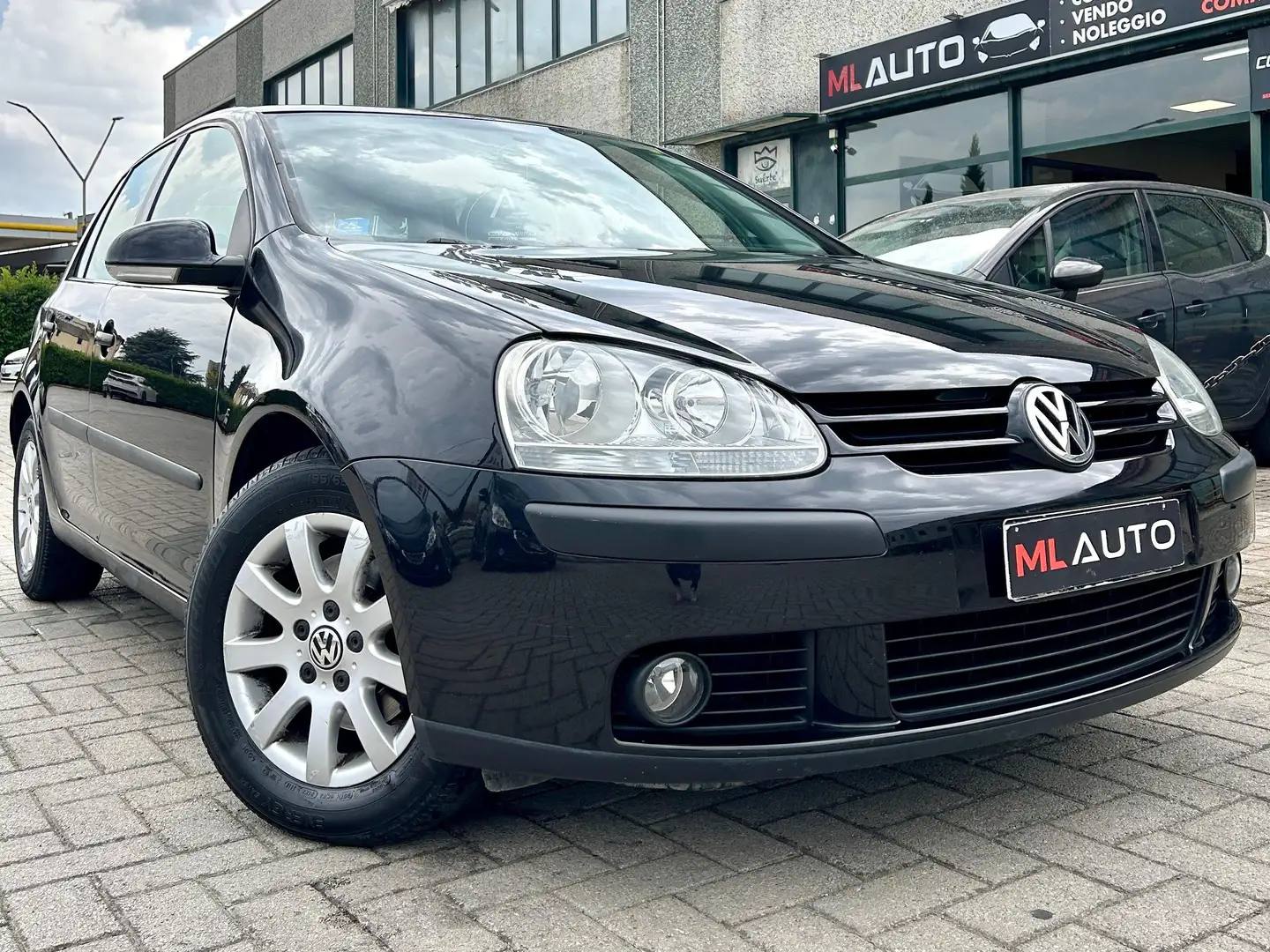Volkswagen Golf Golf 5p 1.6 Comfortline Schwarz - 1