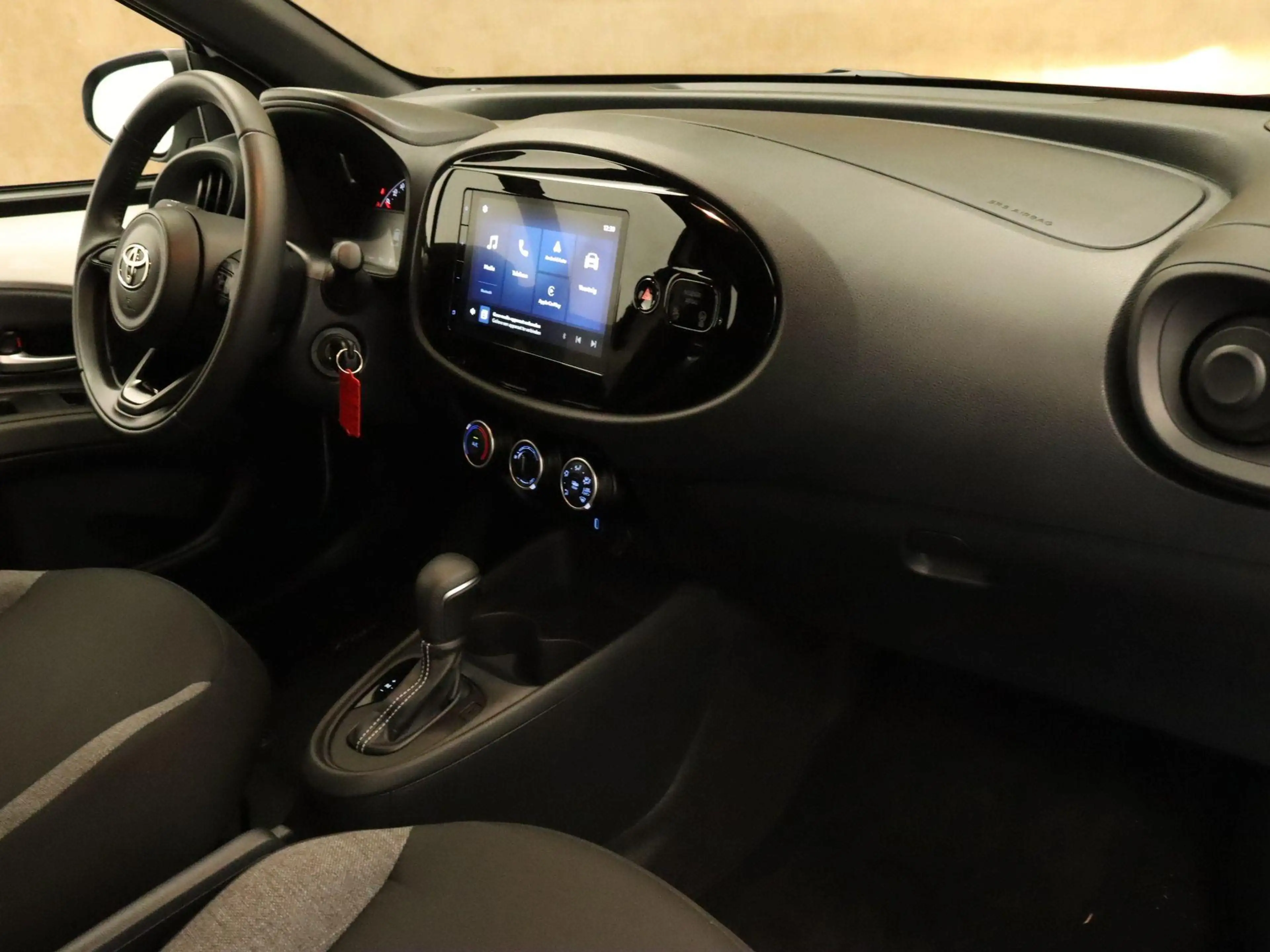 Toyota Aygo X 1.0 VVT-i S-CVT Play - ORIGINEEL NEDERLANDSE AUTO — photo 6