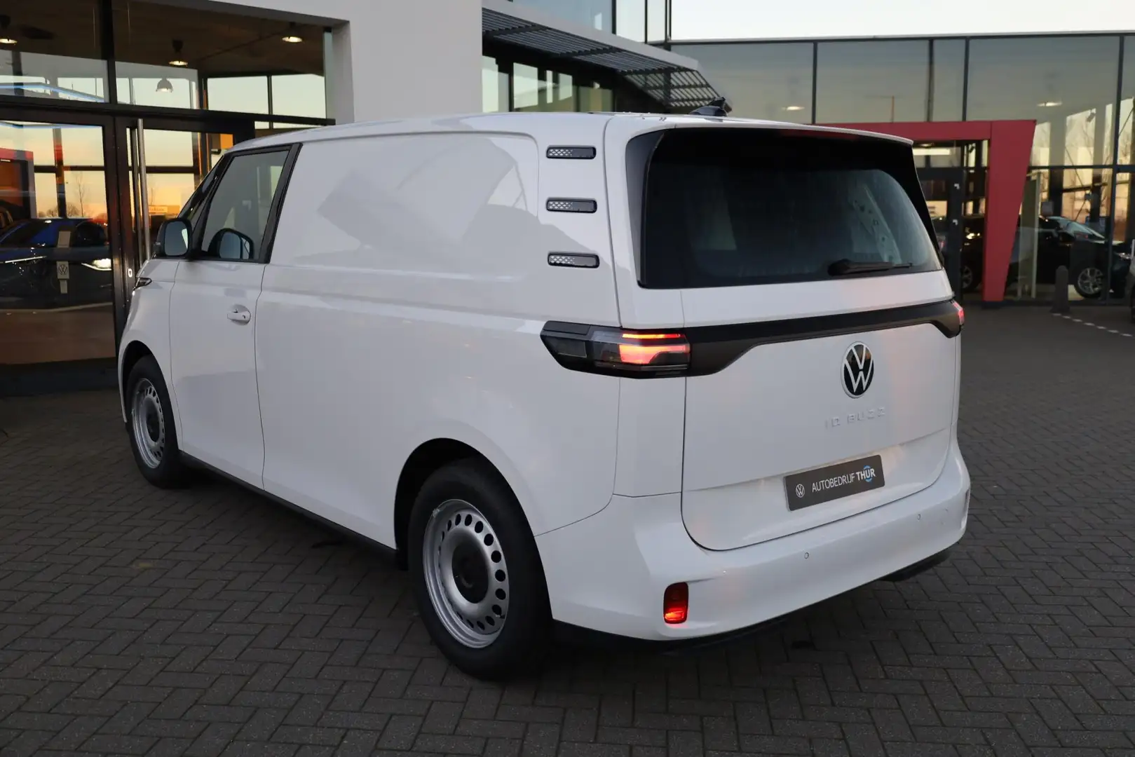 Volkswagen ID. Buzz Cargo L1H1 77 kWh 204 PK / 150 kW Draadloos Apple Carpla White - 2