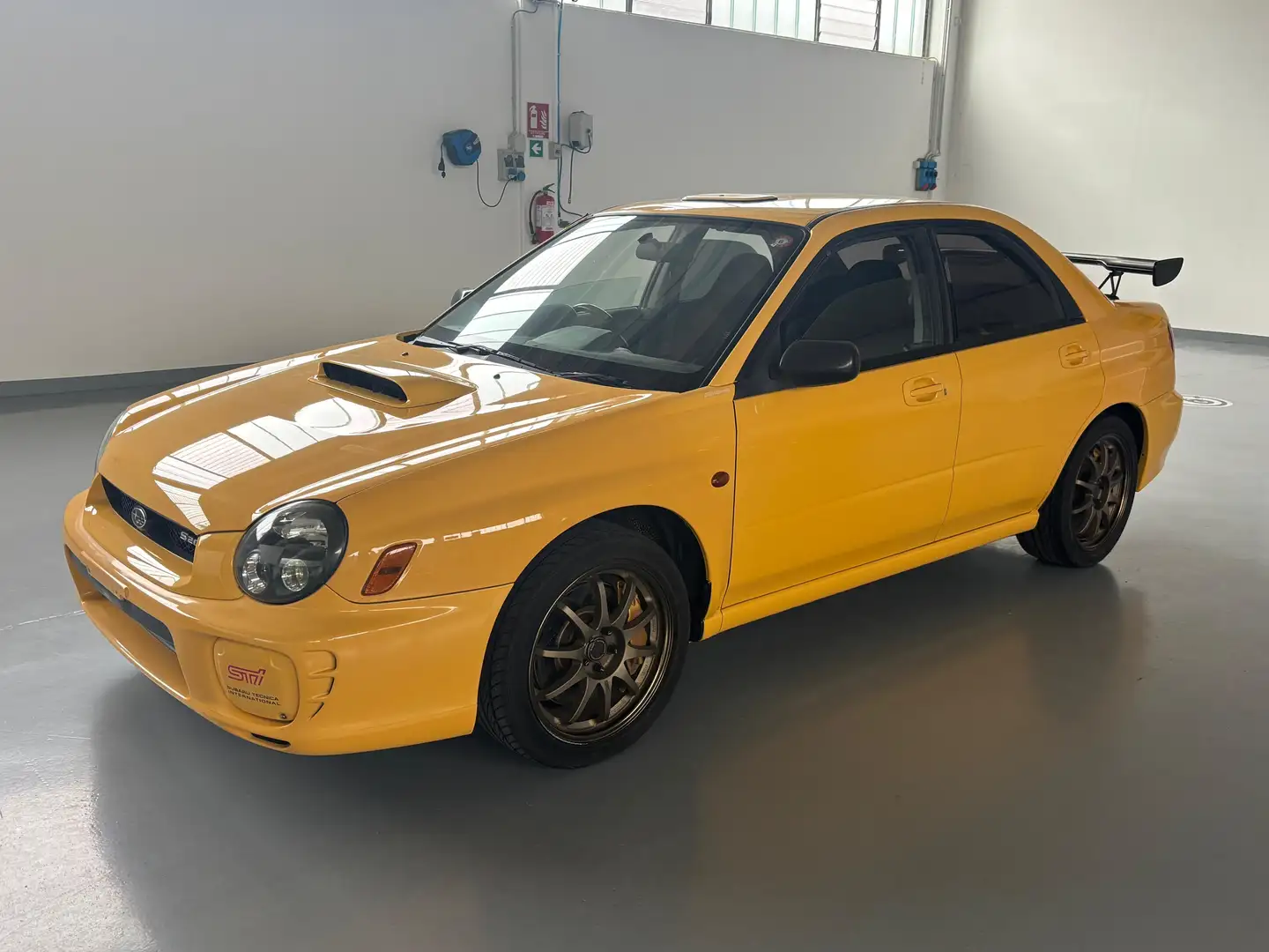 Subaru Impreza Berlina 2.0t STI S202 version Jaune - 2