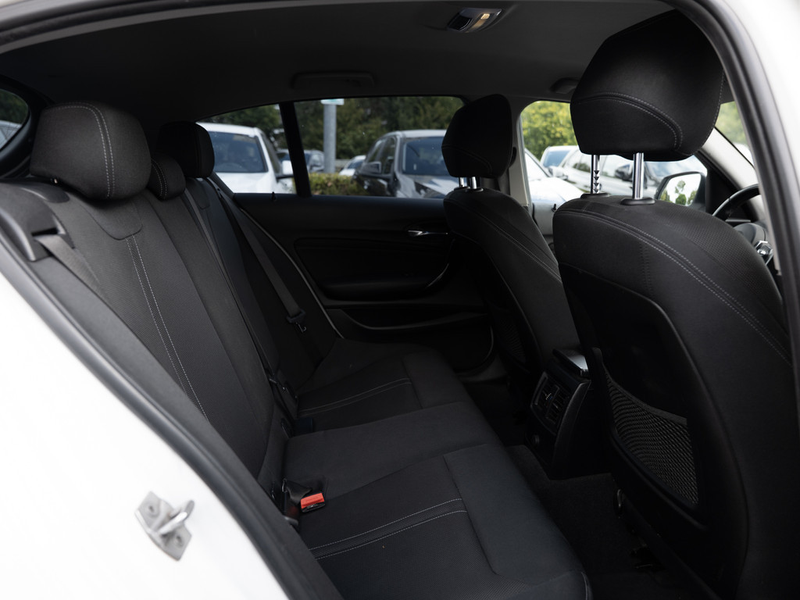 BMW 120 i Sport Line NAVI SITZHEIZUNG PDC KLIMA — photo 11