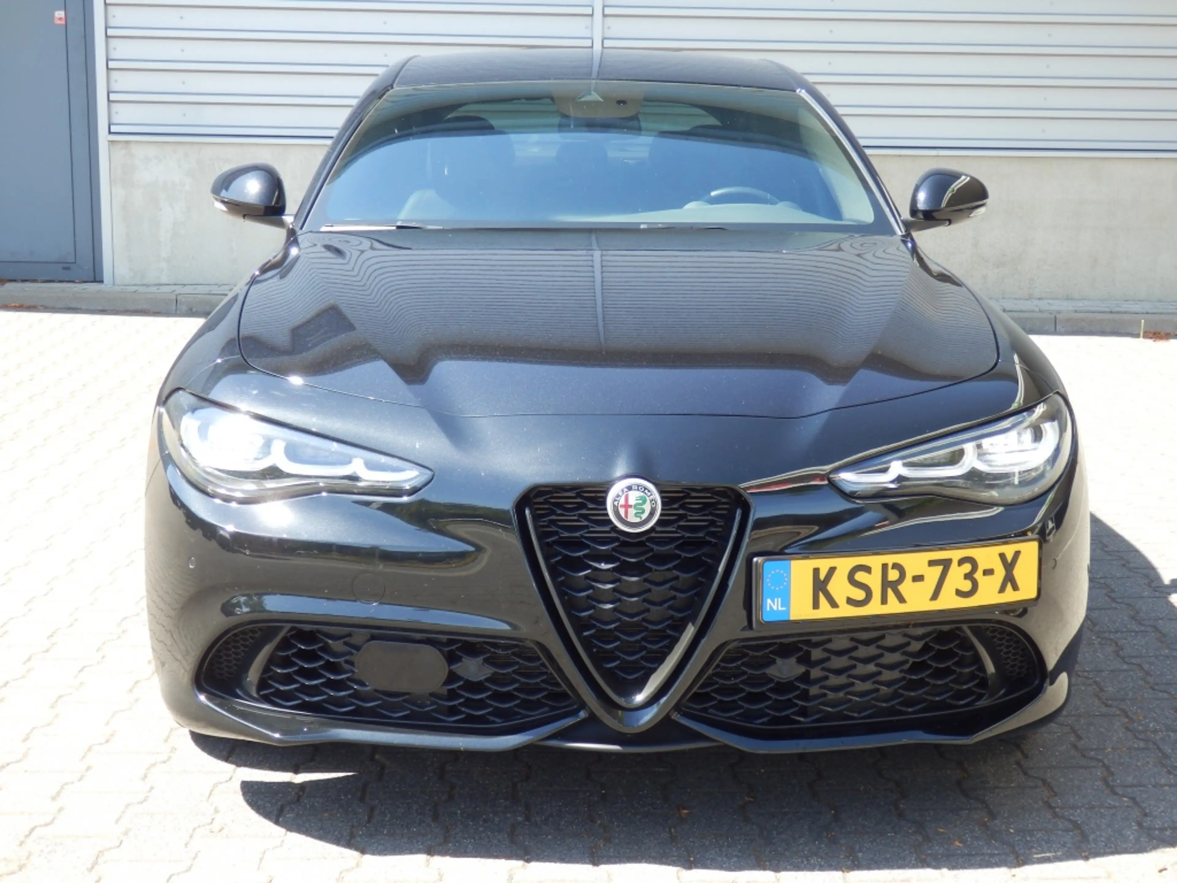 Alfa Romeo Giulia 2.0 T GME AWD Veloce — photo 4