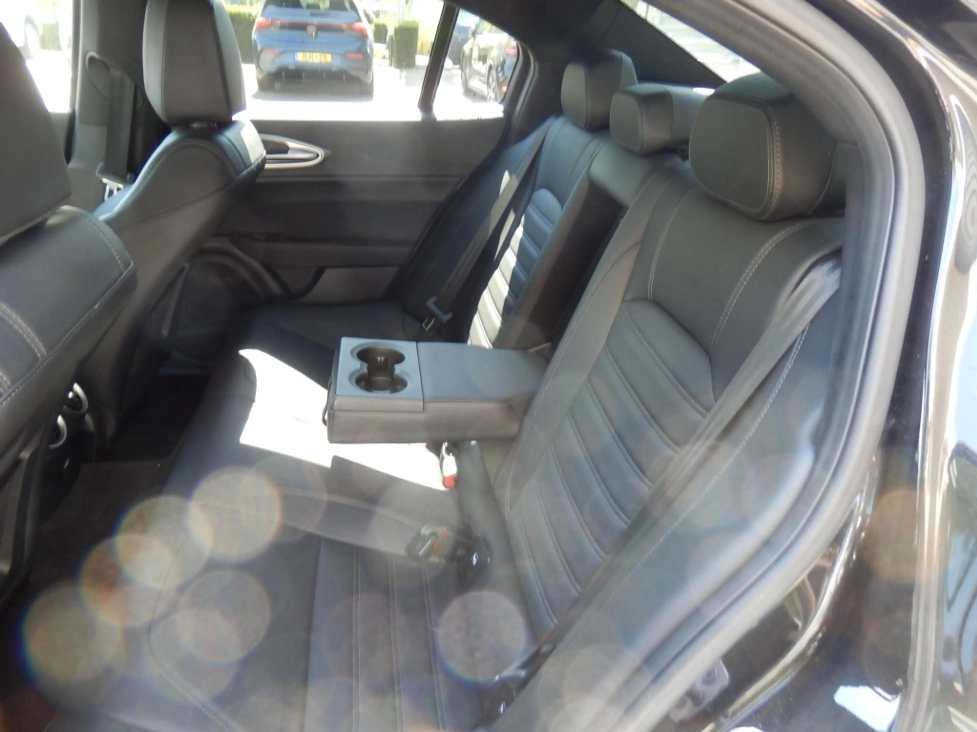 Alfa Romeo Giulia 2.0 T GME AWD Veloce — photo 9