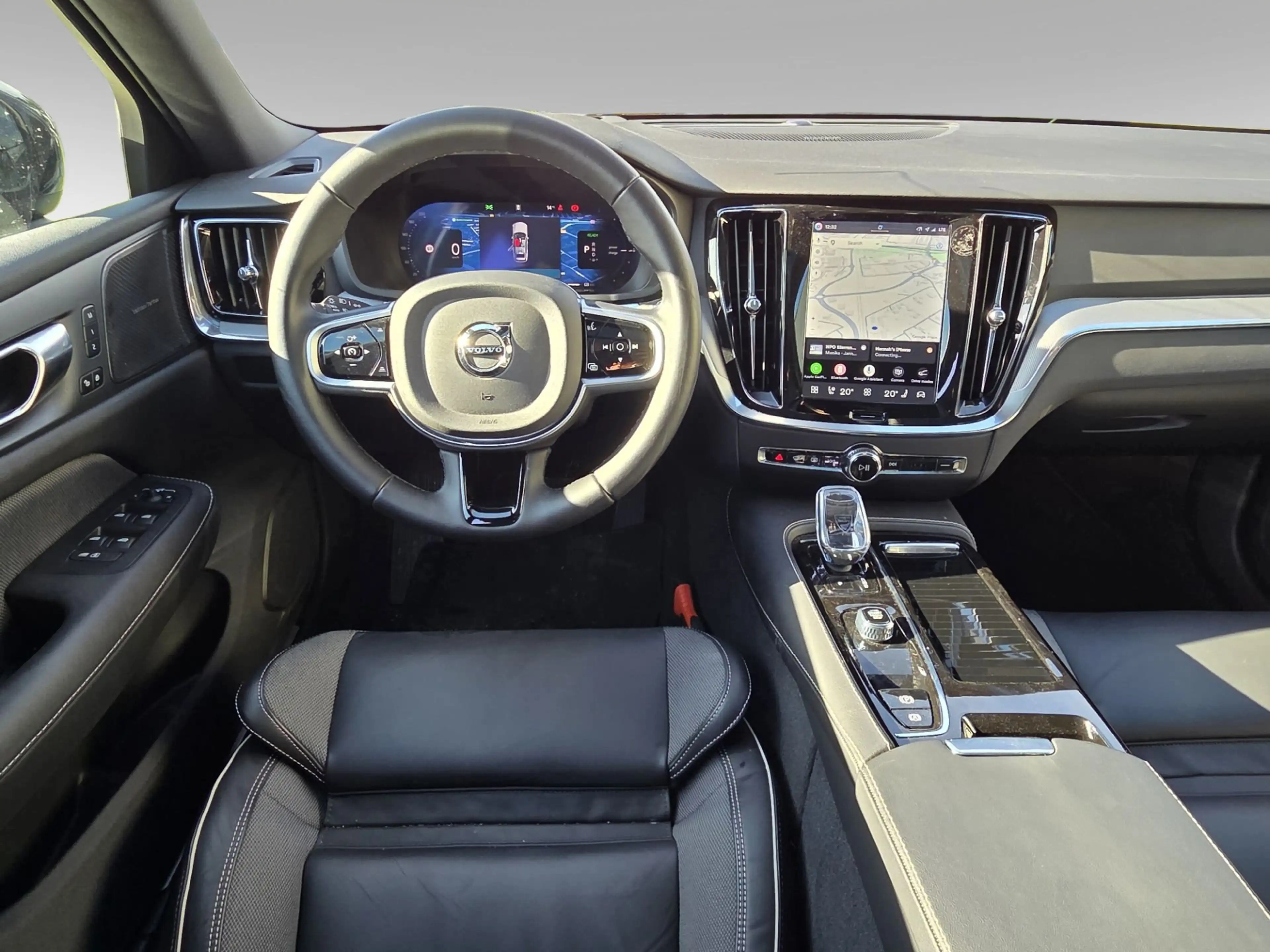Volvo V60 2.0 T8 Plug-in hybrid AWD Plus Dark | Trekhaak | 3 — photo 11