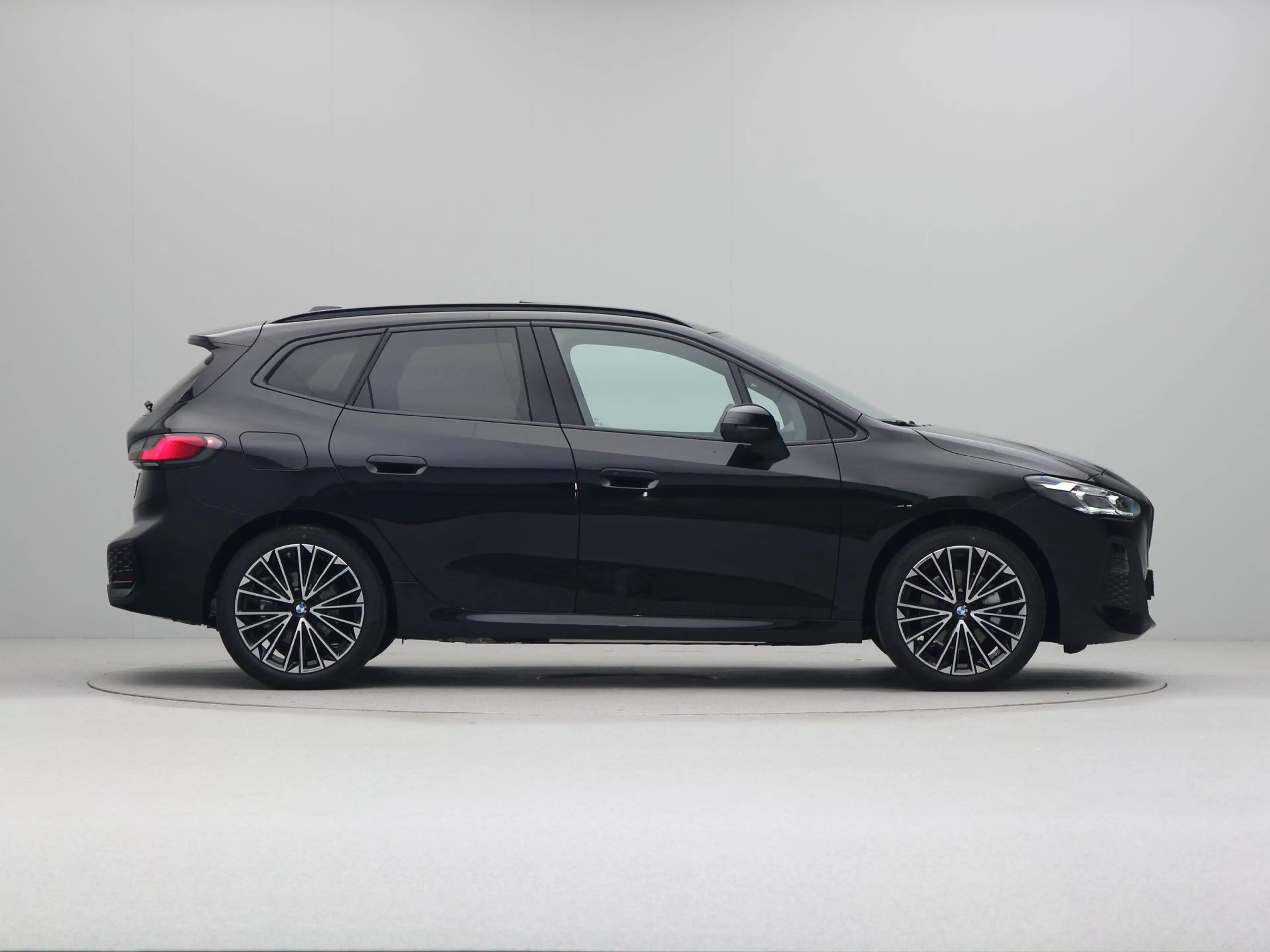BMW 225 2 serie Active Tourer 225e xDrive — photo 8