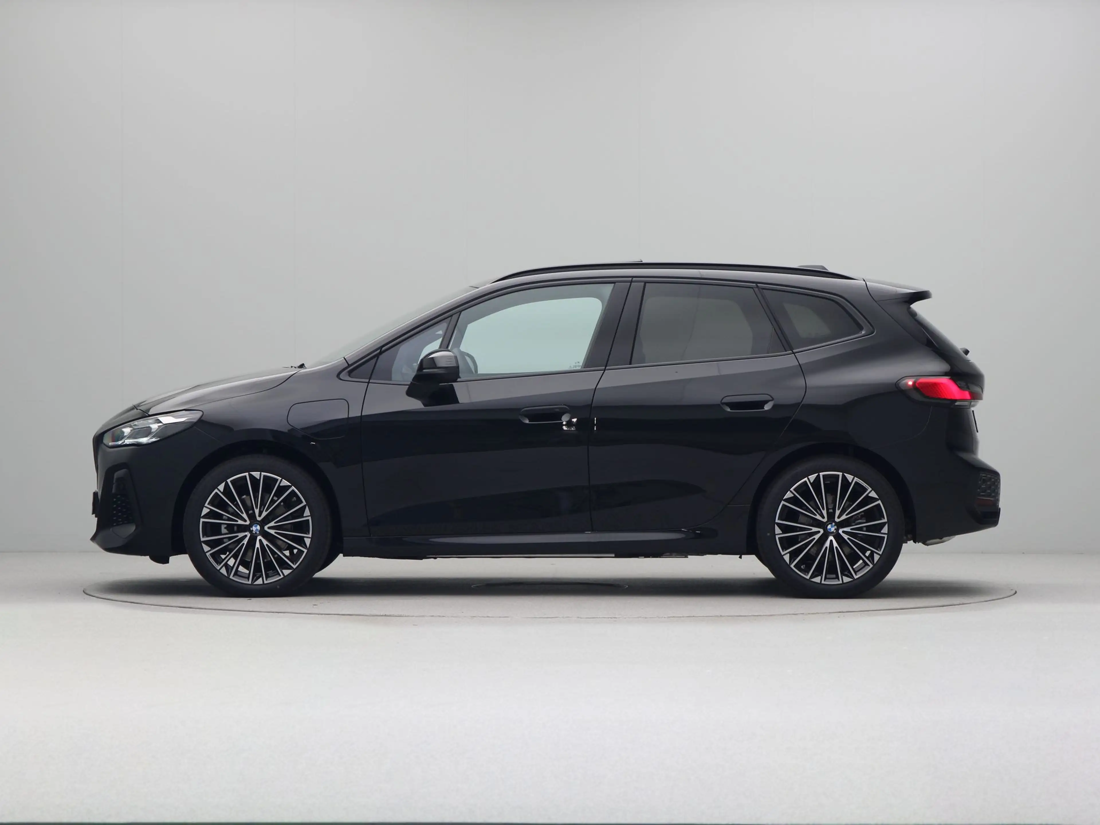 BMW 225 2 serie Active Tourer 225e xDrive — photo 12