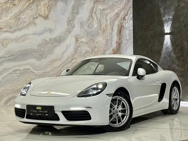 Porsche 718 view 9