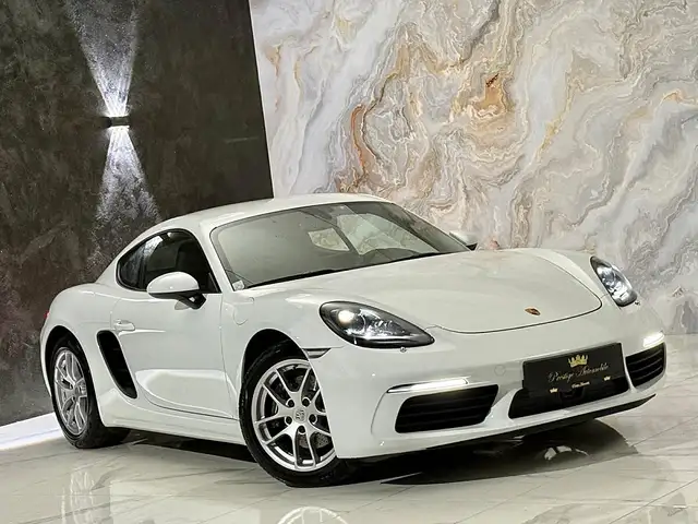 Porsche 718 view 8