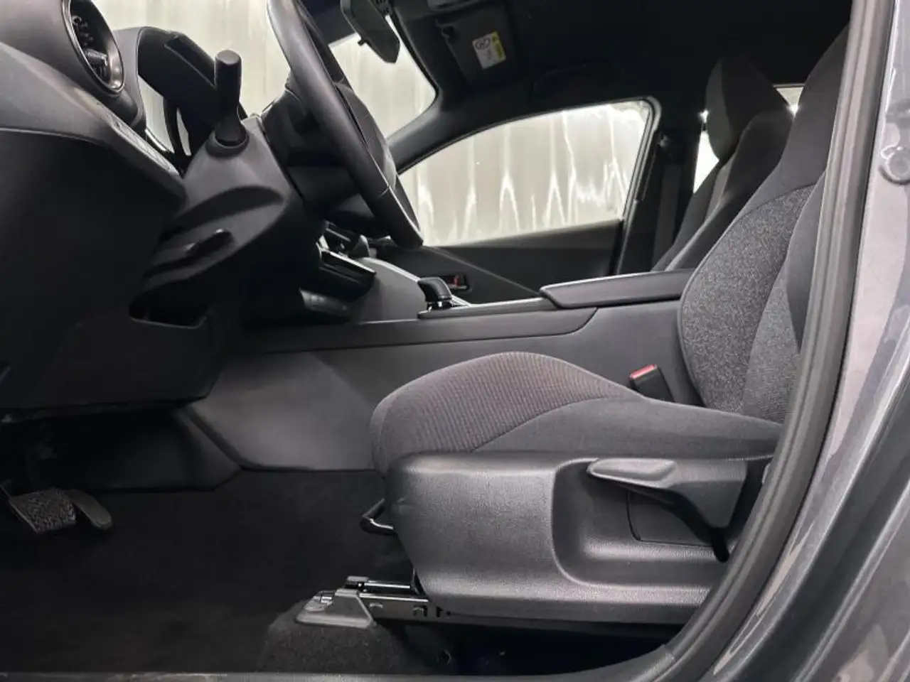 Toyota C-HR 140hp HEV C-HR carplay camera, миниатюра 17