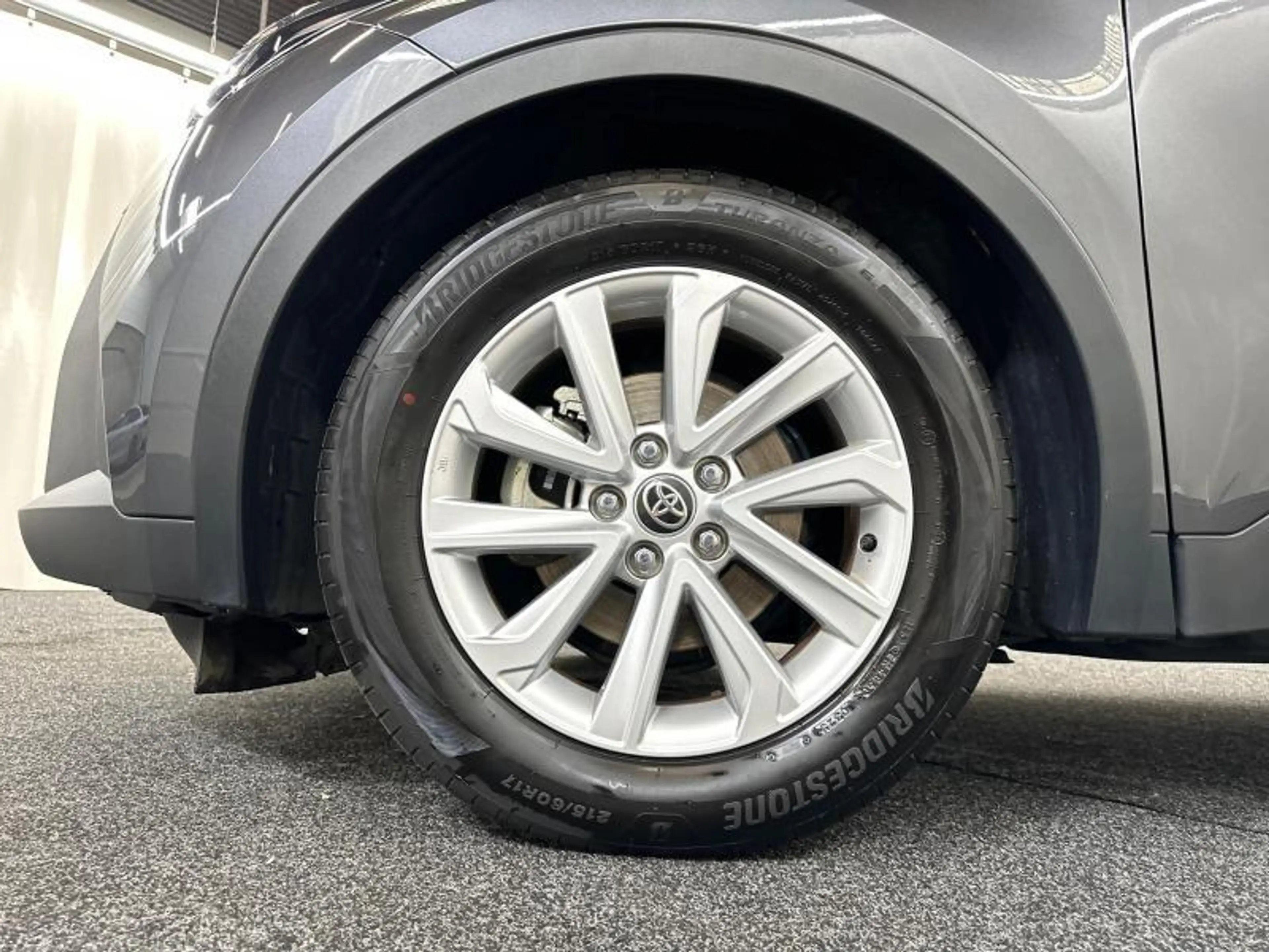 Toyota C-HR 140hp HEV C-HR | carplay | camera — photo 13