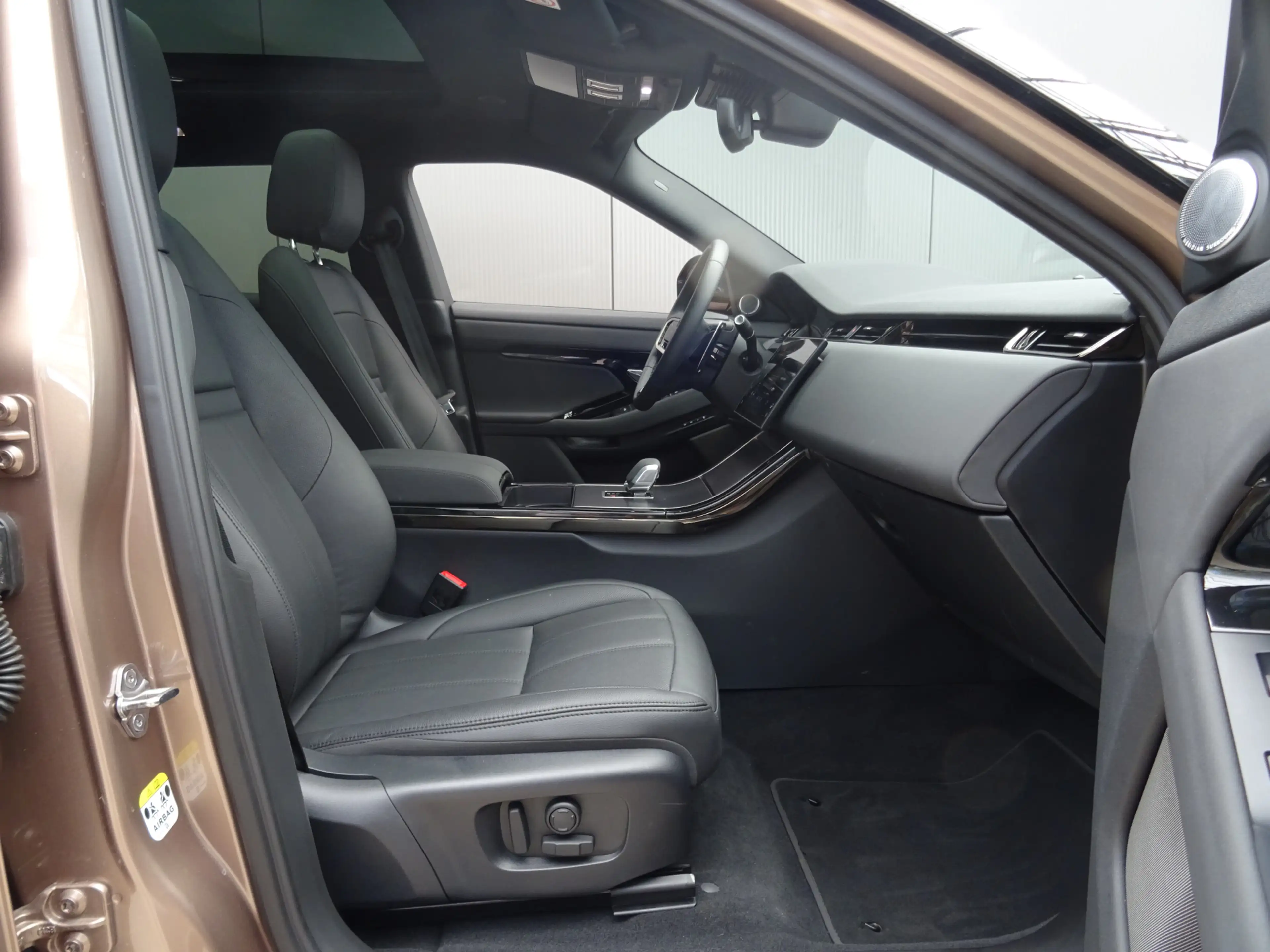 Land Rover Range Rover Evoque 1.5 P160 MHEV FWD Dynamic SE * PANORAMADAK * LAGE — photo 4