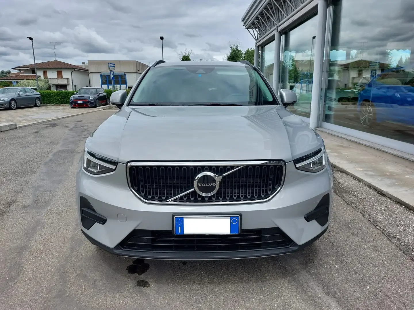 Volvo XC40 XC40 1.5 t2 Essential auto Grigio - 2