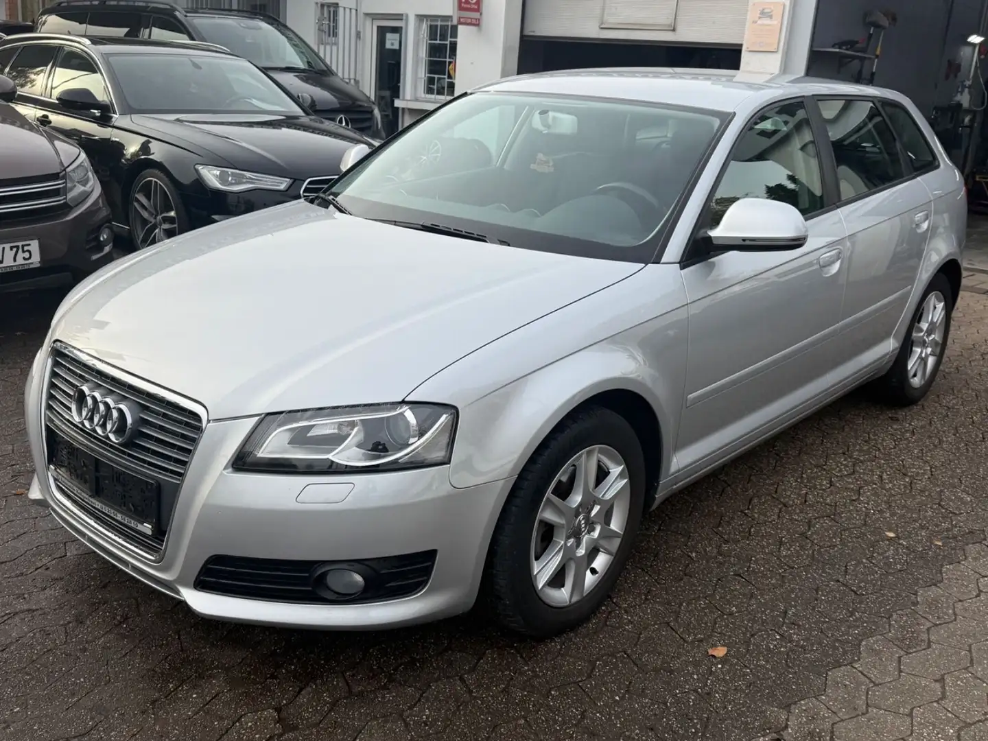 Audi A3 Sportback 1.4 Attraction*Erst 79000km*Xenon Argent - 1