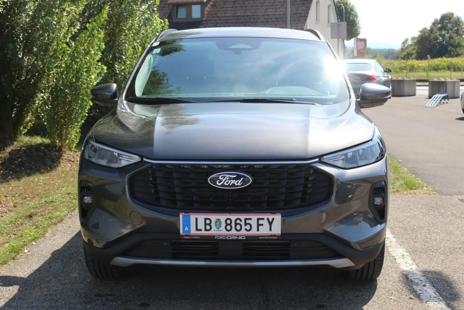Ford Kuga Titanium 1.5l EcoBoost 150PS M6 Grau - 2