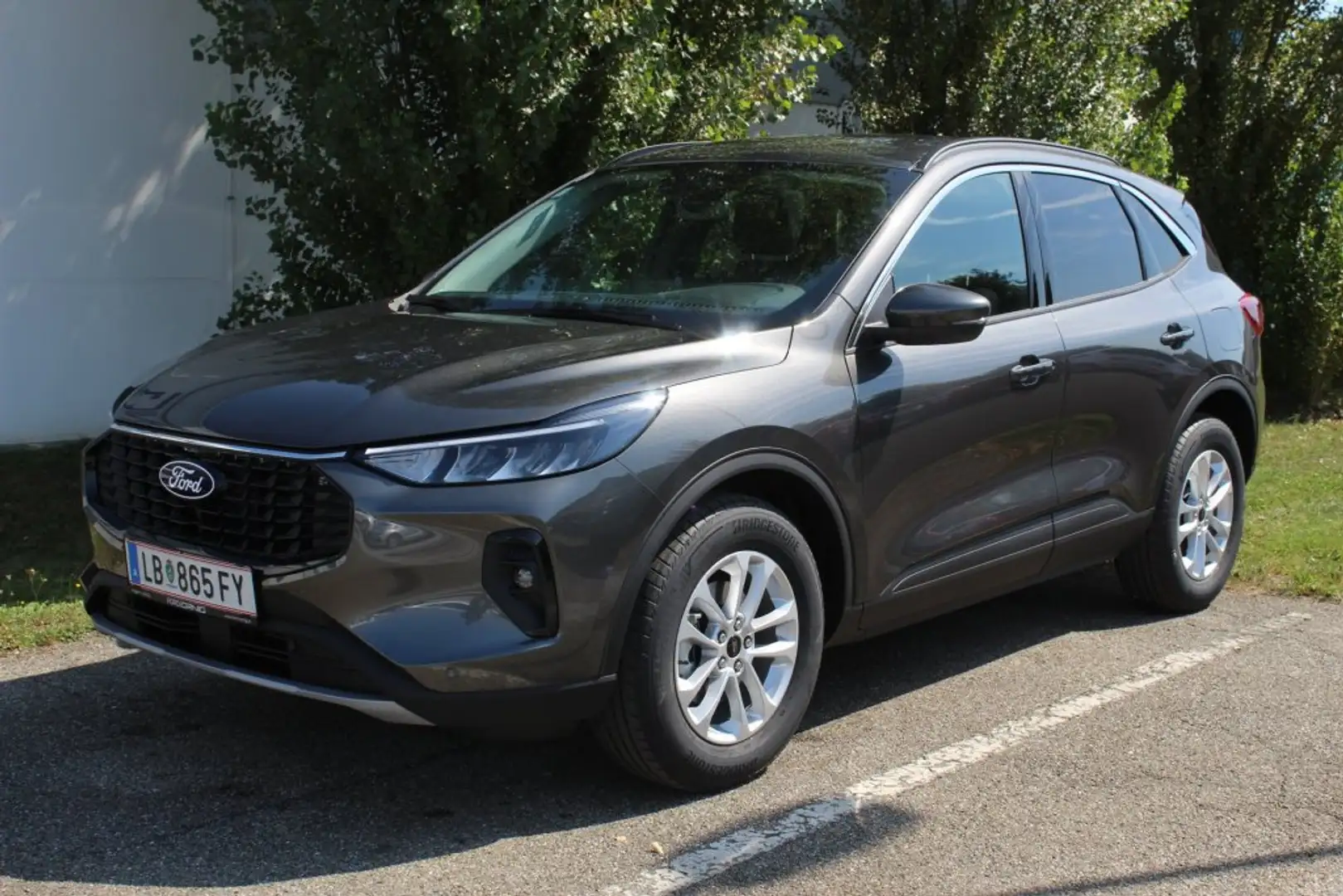 Ford Kuga Titanium 1.5l EcoBoost 150PS M6 Grau - 1